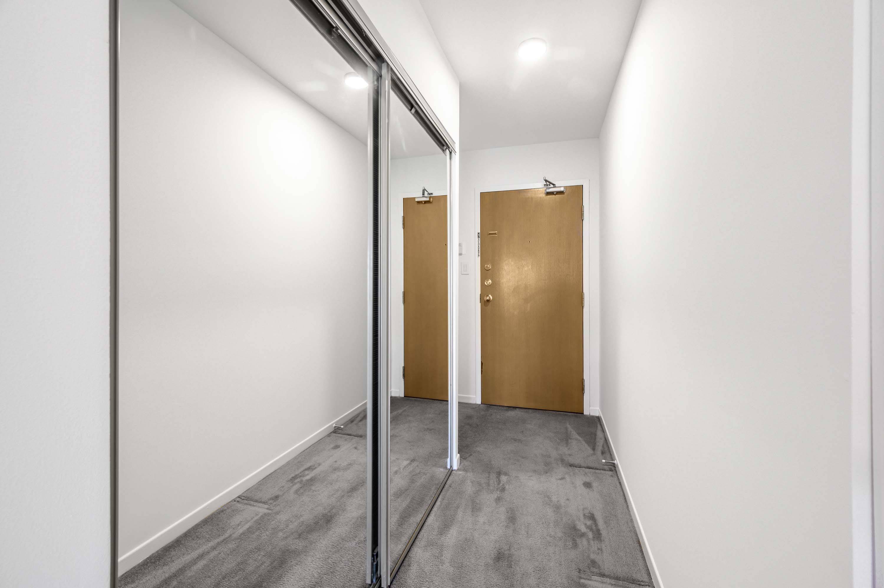 Toronto C01, ON M5S 3A6,1001 Bay ST #716