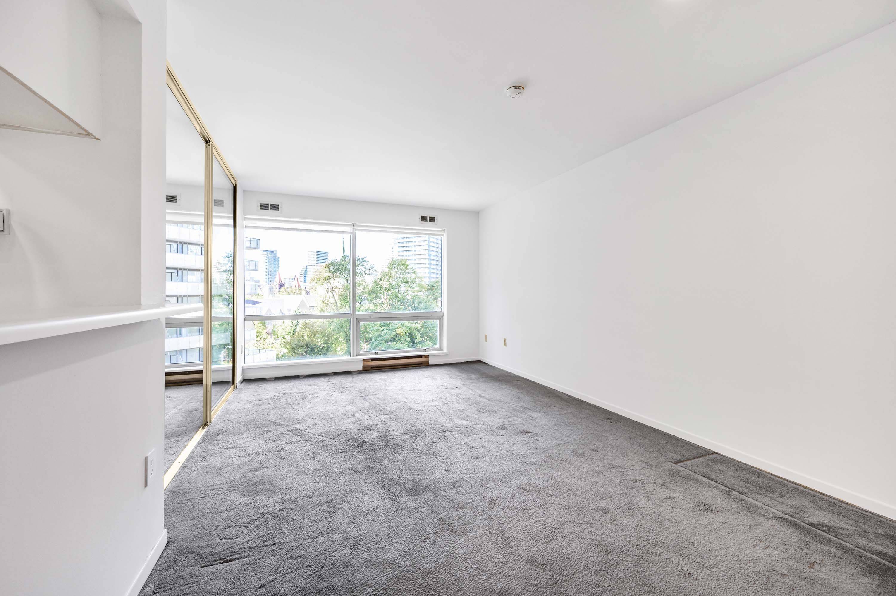 Toronto C01, ON M5S 3A6,1001 Bay ST #716