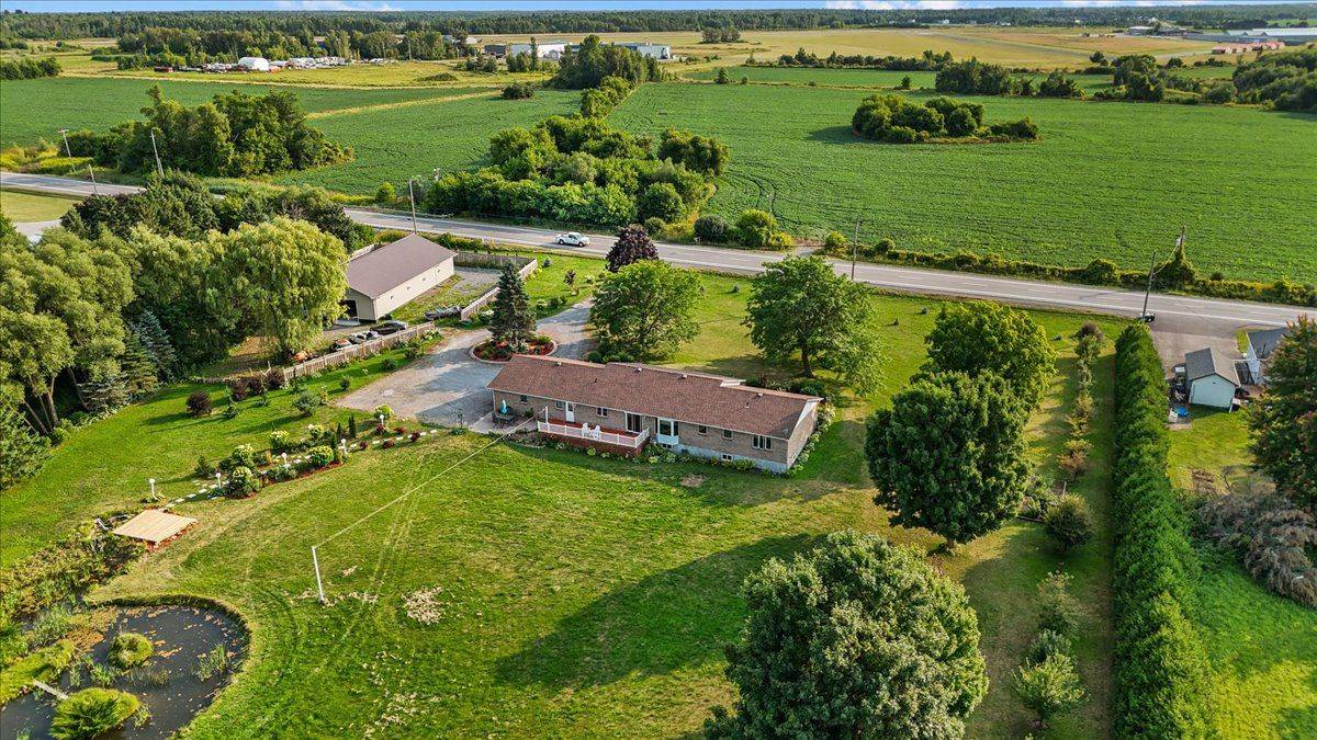 Carp - Huntley Ward, ON K0A 1L0,3382 Carp RD