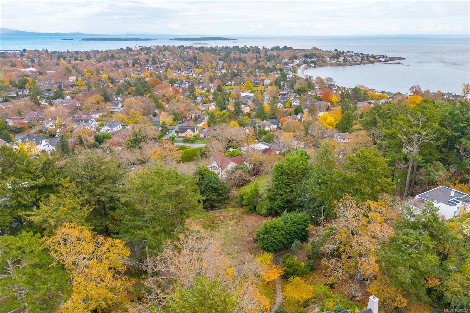 Oak Bay, BC V8S 2K8,24 Sylvan Lane #Lot B