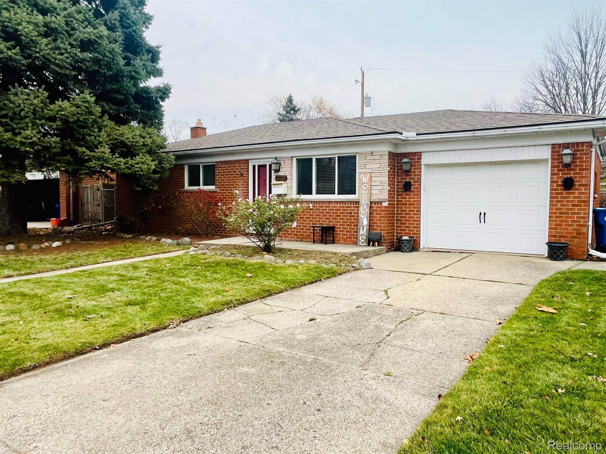 Warren, MI 48088,31254 TECLA DR