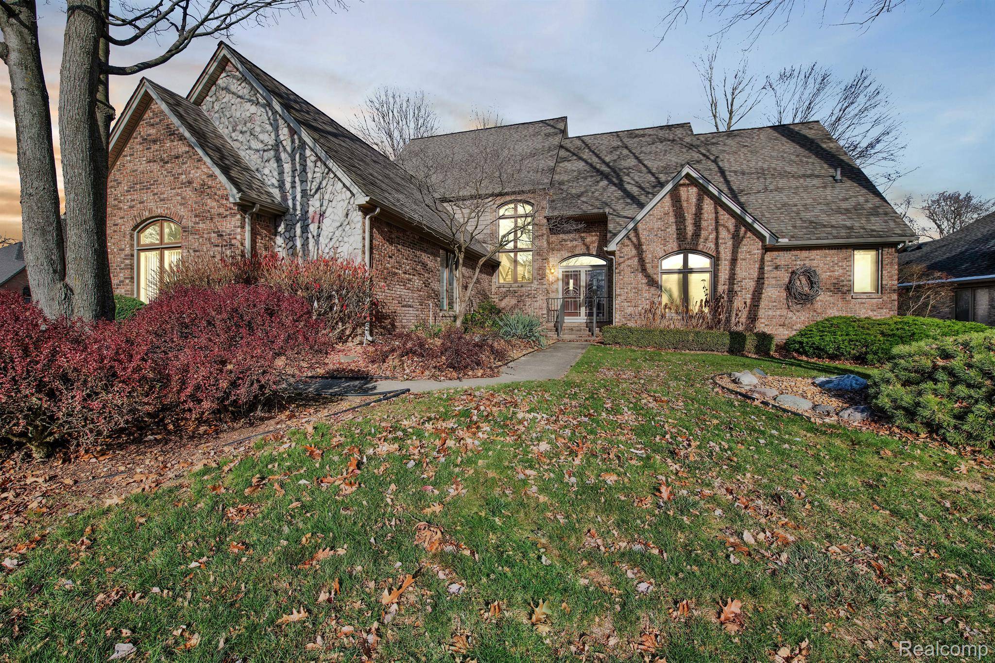 Shelby Twp, MI 48317,50414 HUNTERS CREEK TRL