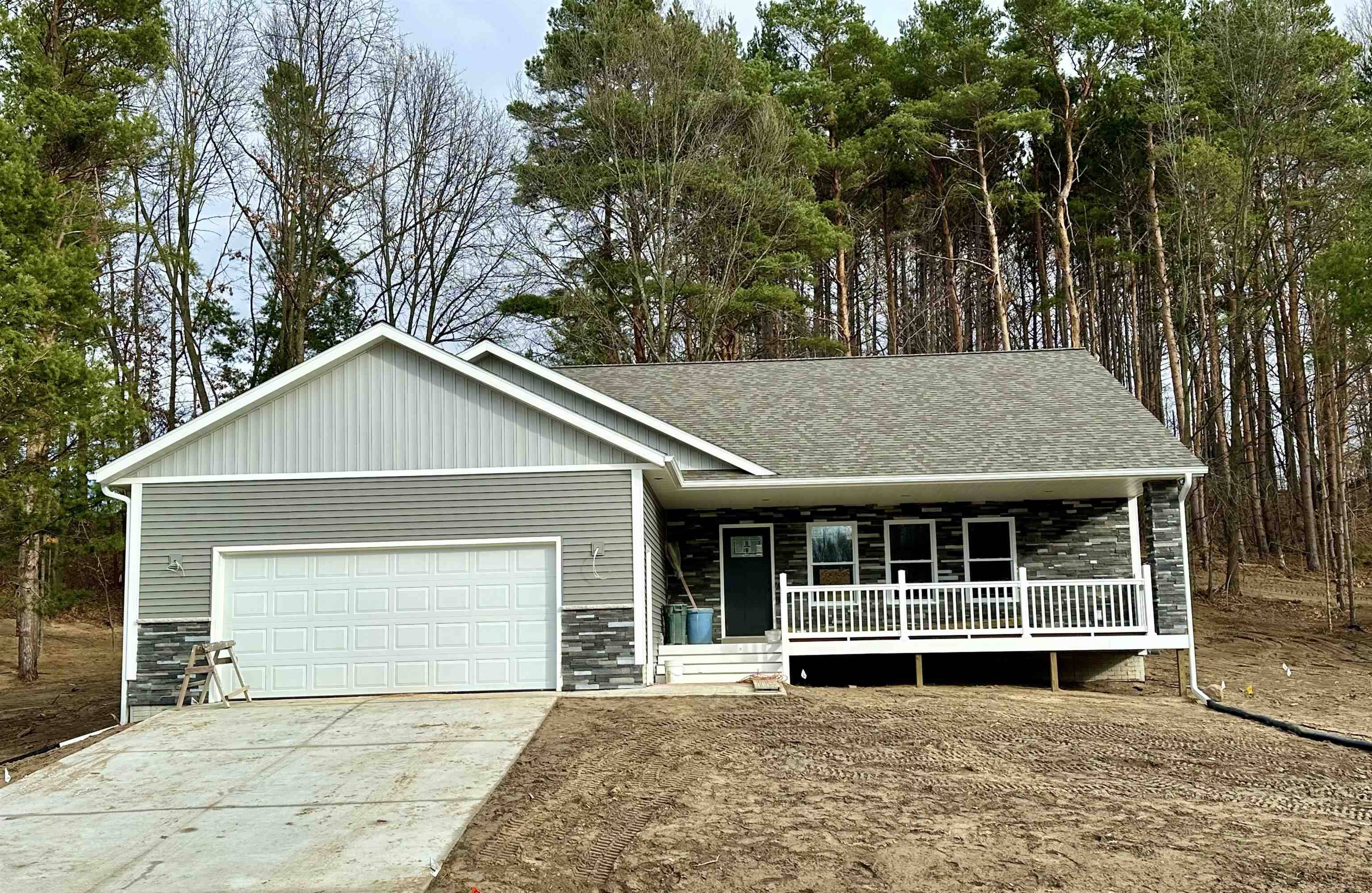 Traverse City, MI 49696,1132 Farmington DR