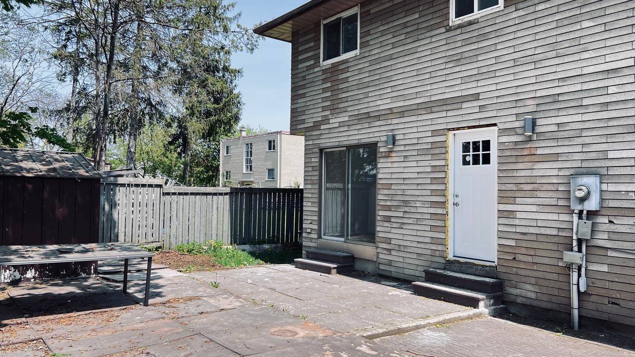 Barrie, ON L4N 3C5,82 sanford ST #Unit A