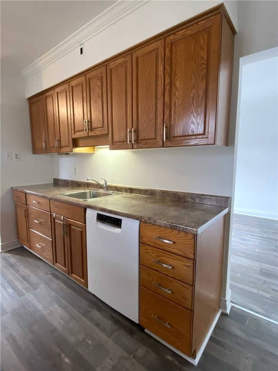 Barrie, ON L4N 3E6,125 Innisfil ST