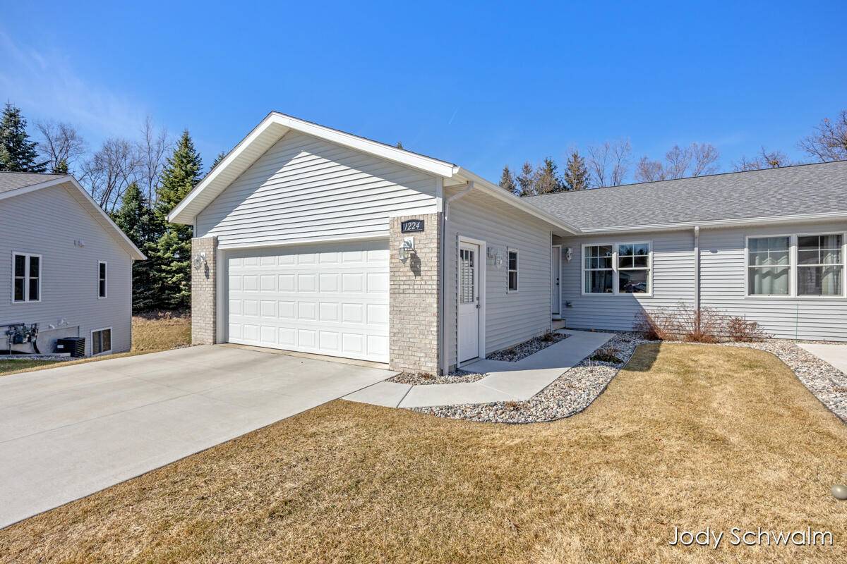 Greenville, MI 48838,1224 Silver Ridge CT