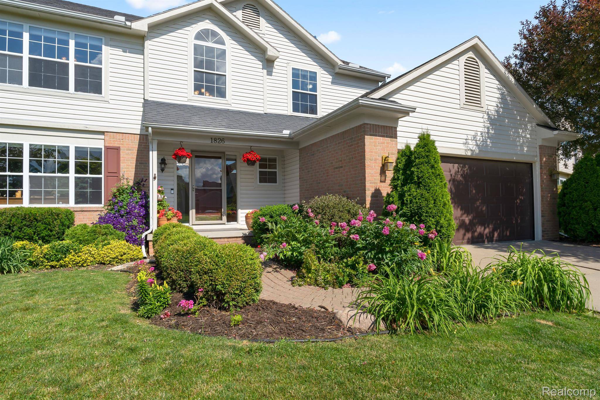 Howell, MI 48855,1826 OAK SQUIRE LN