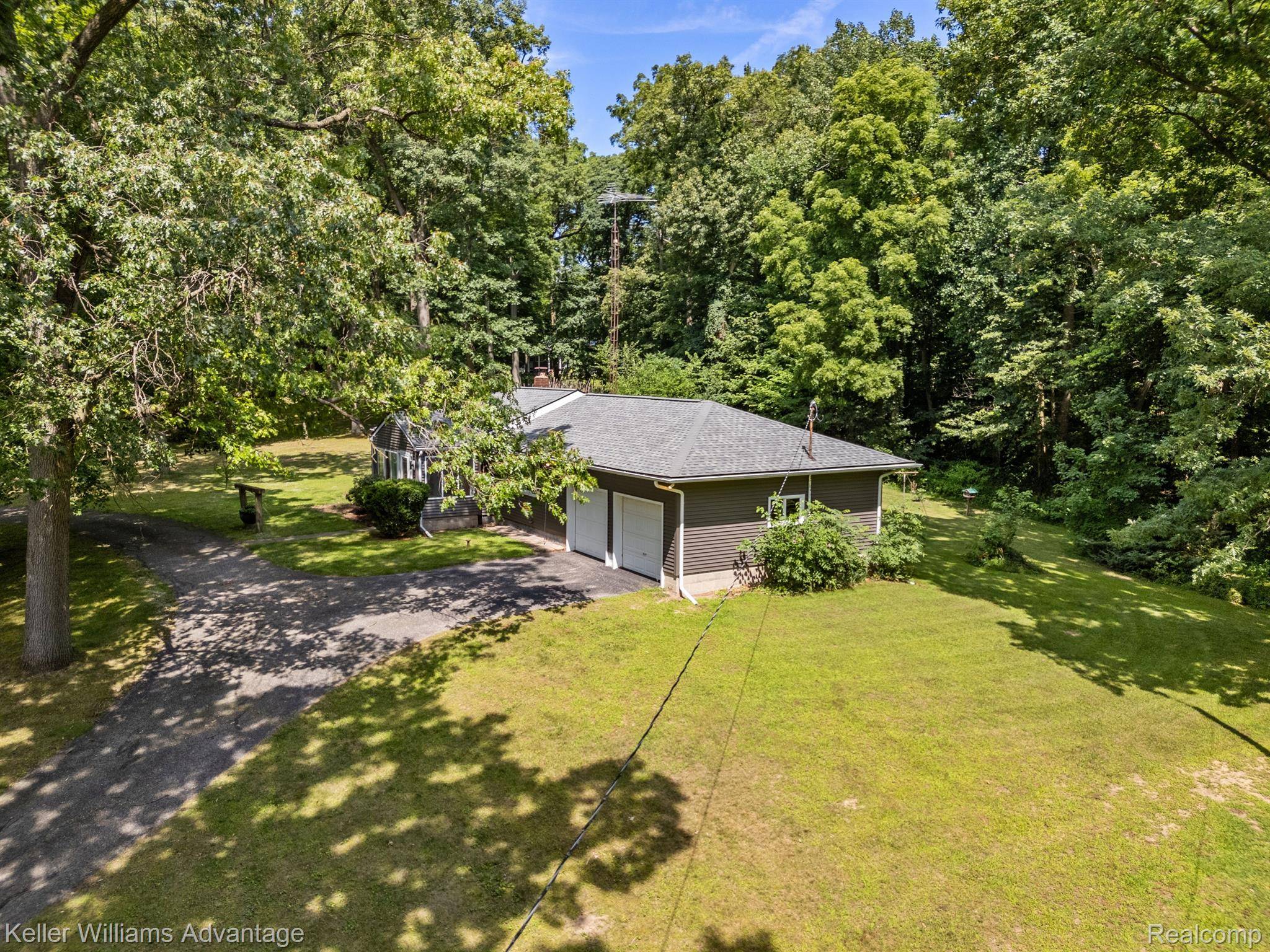 Adrian, MI 49221,4490 HOLLOWAY RD