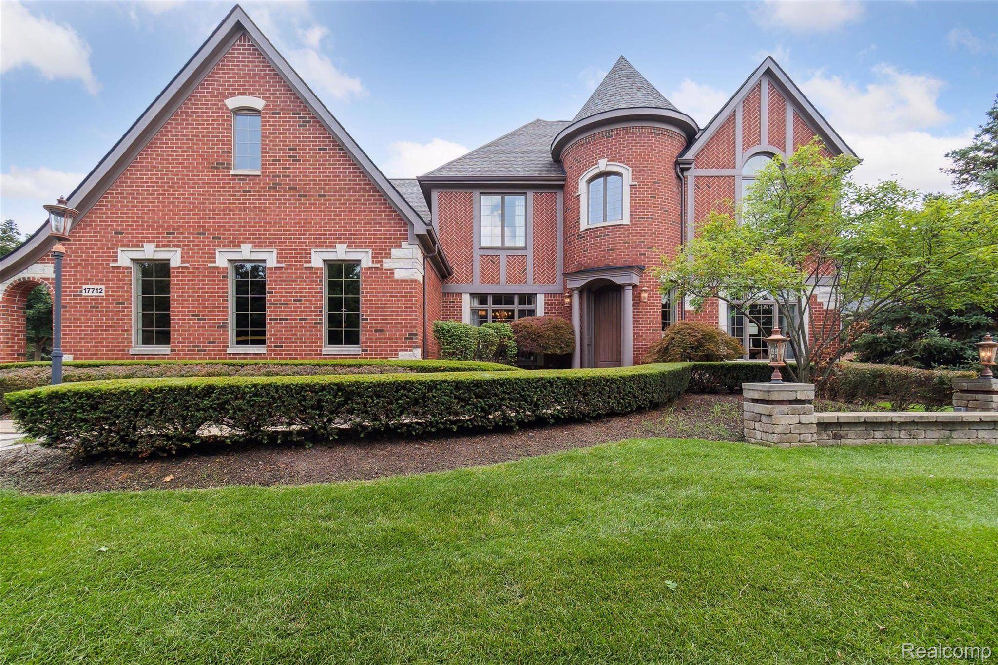 17712 PARKSHORE DR, Northville Twp, MI 48168