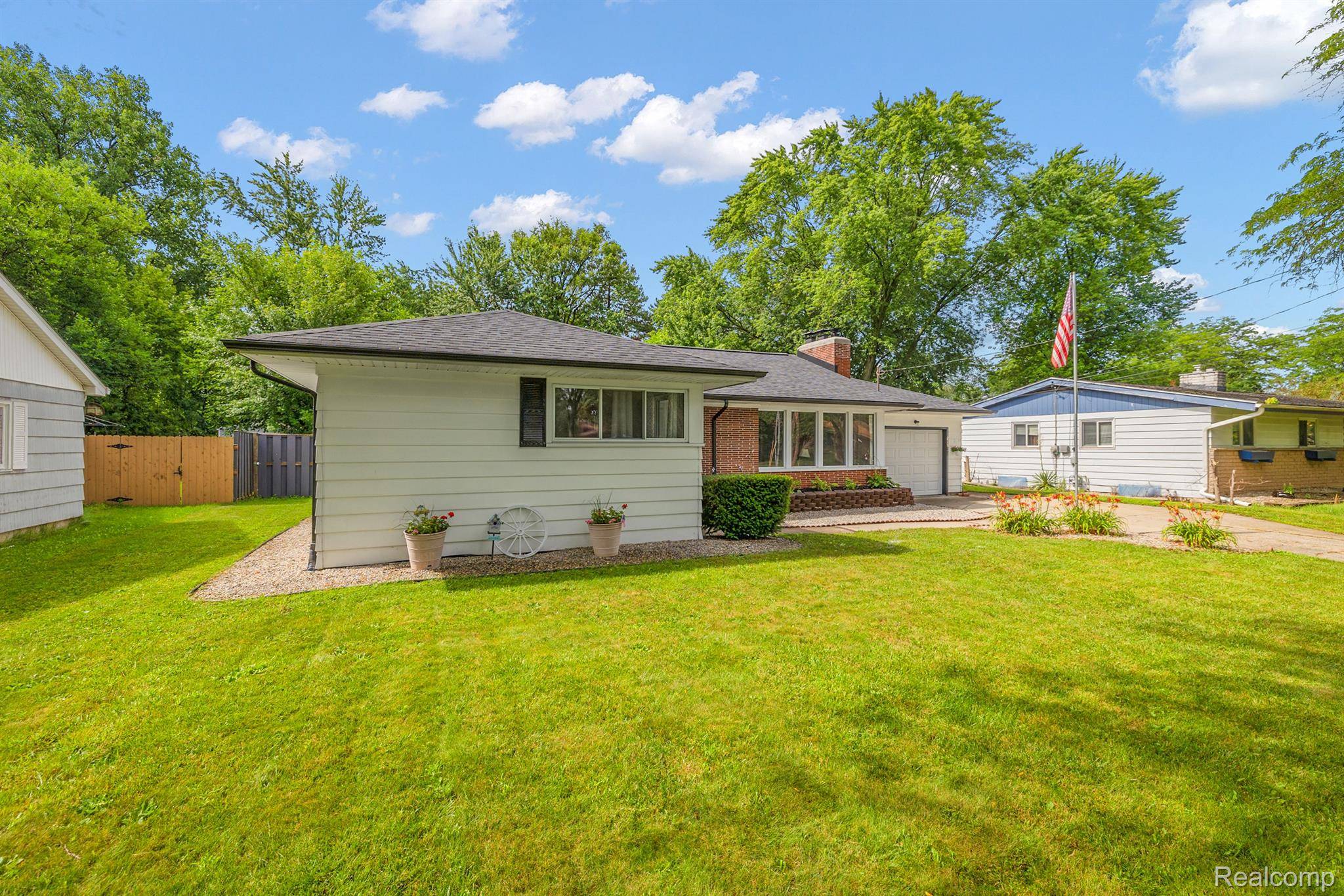 Saginaw, MI 48602,2153 HEATHER LN