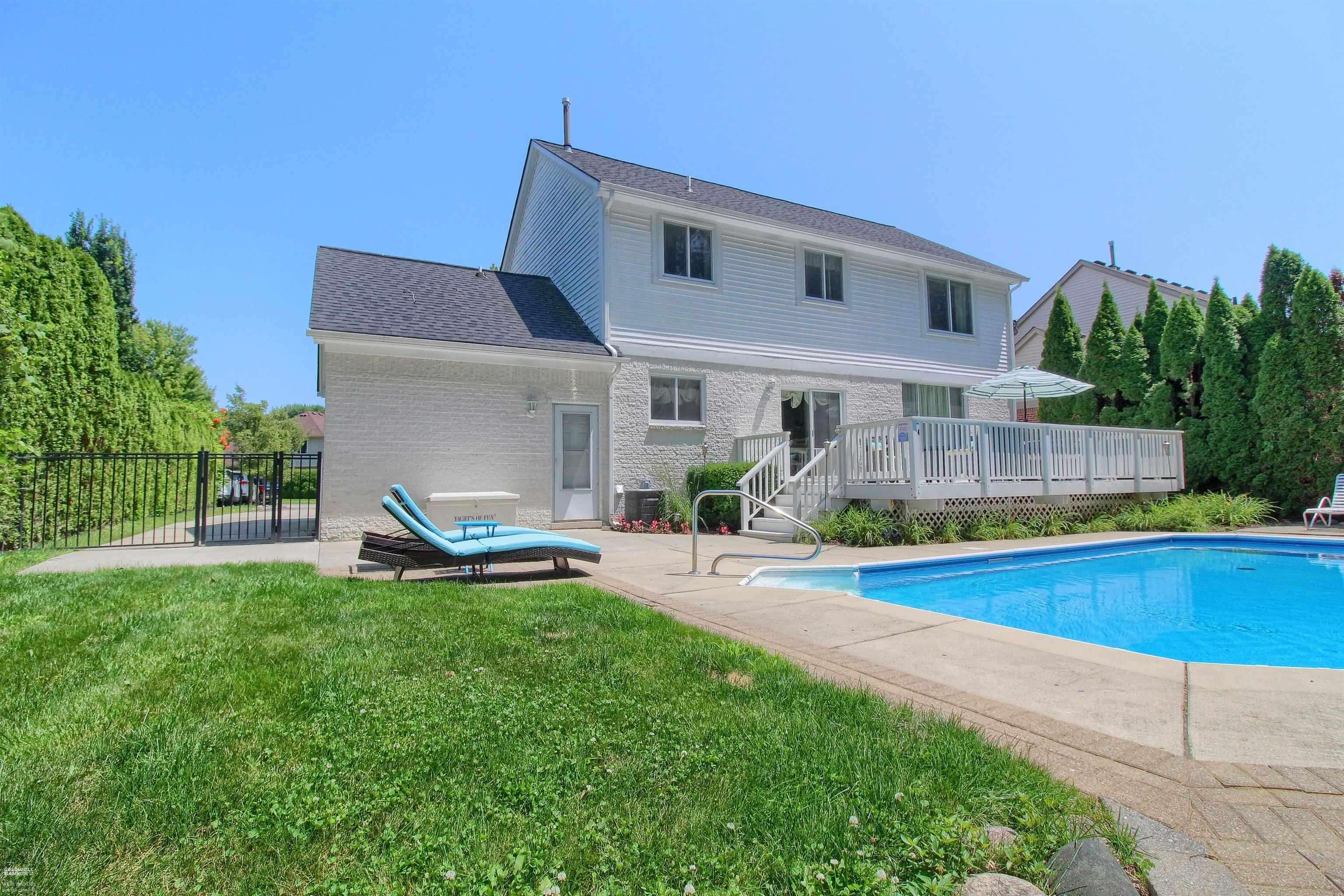 Harrison Twp, MI 48045,39291 Worthington CT