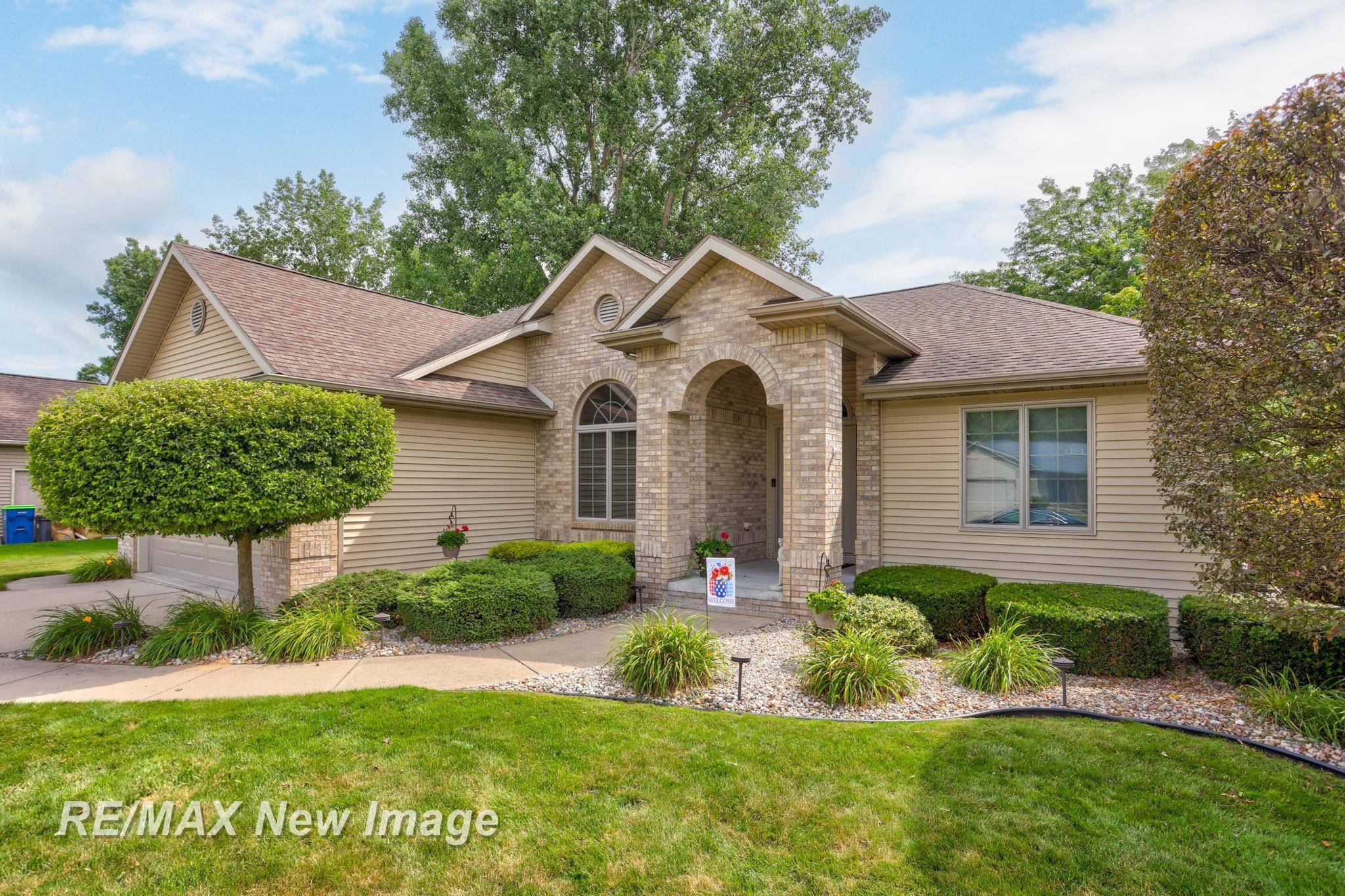 Saginaw, MI 48638,450 W Braeburn DR