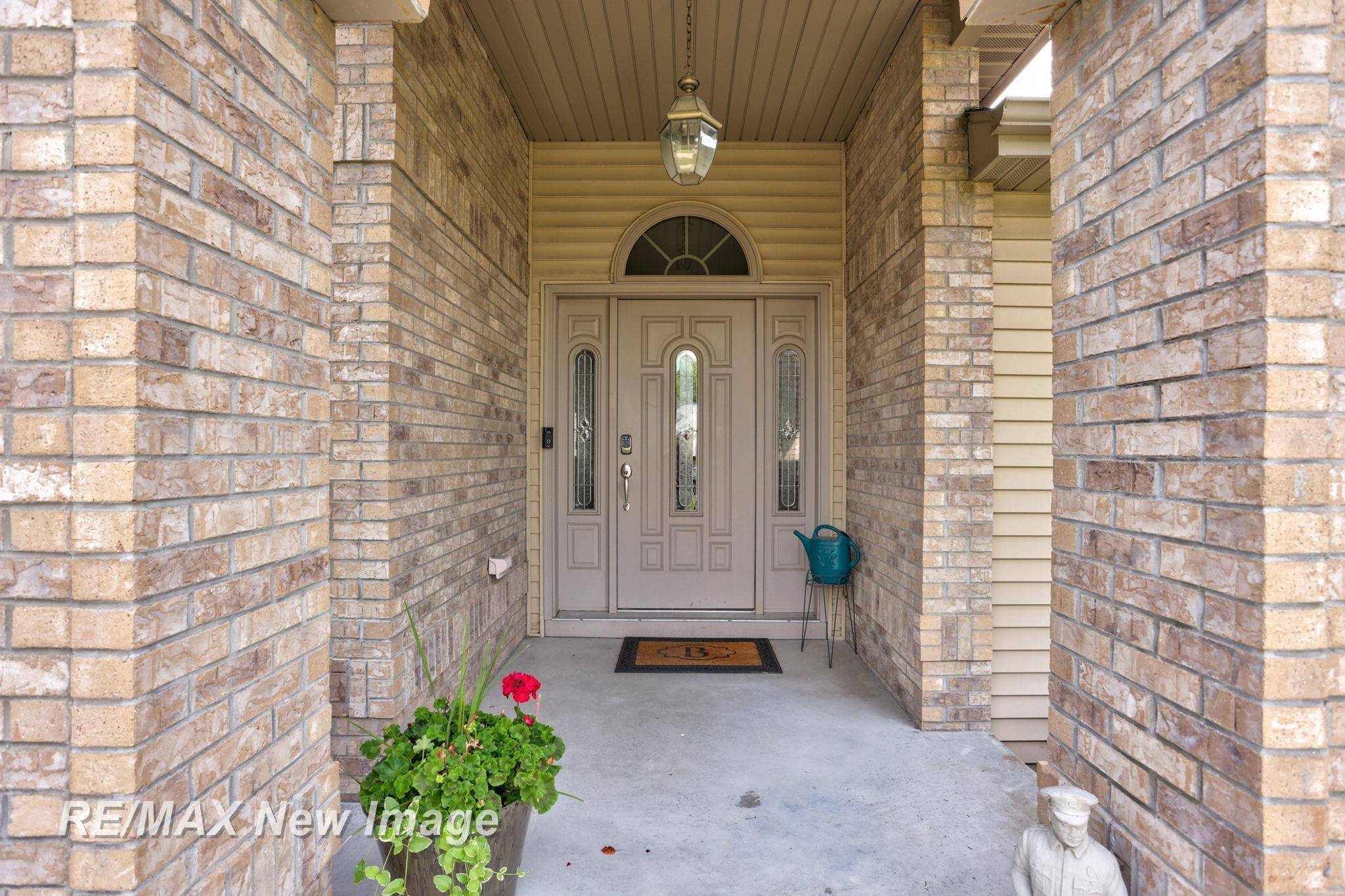 Saginaw, MI 48638,450 W Braeburn DR