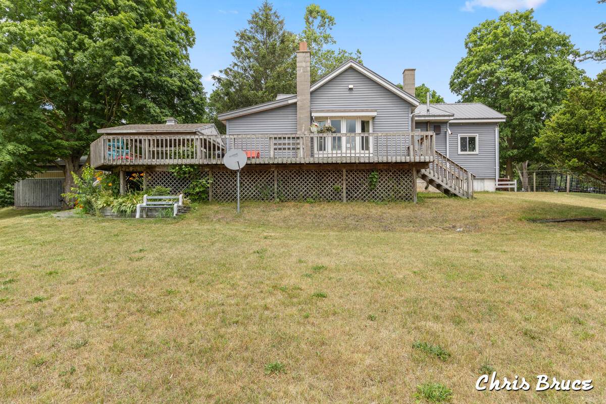 465 W Pleasant ST, Hubbardston Vllg, MI 48845