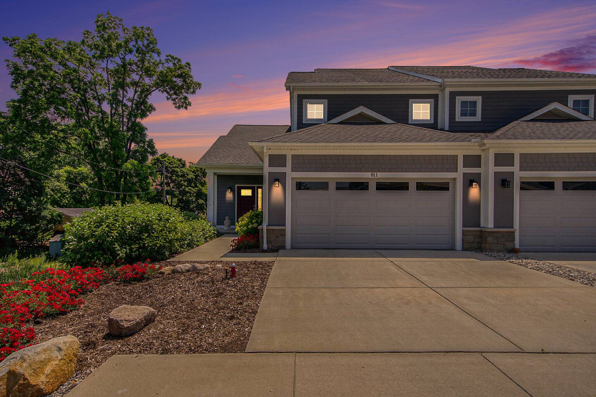 Saline, MI 48176,108 E Henry ST #811