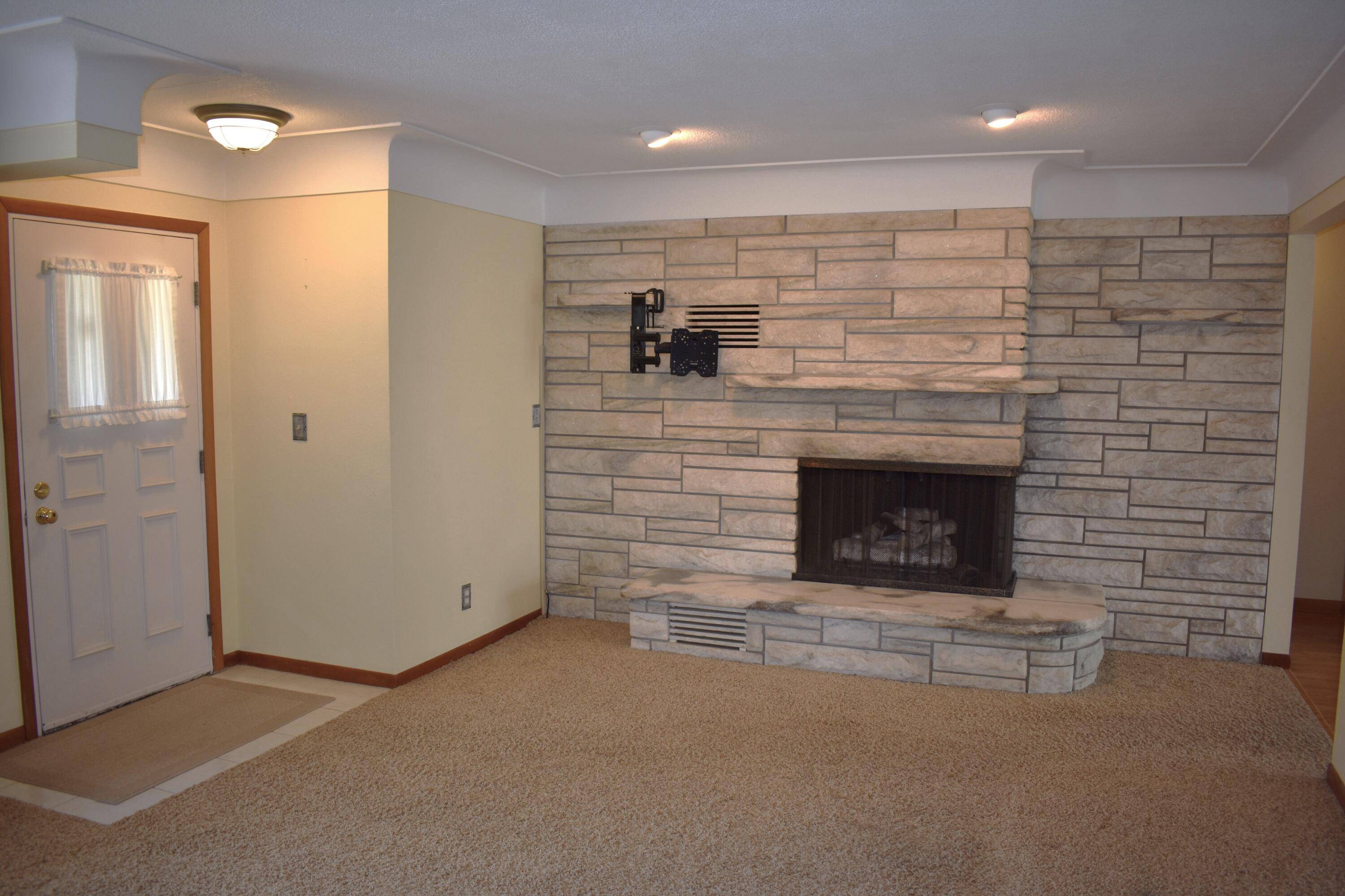 Dundee, MI 48131,550 Adams ST