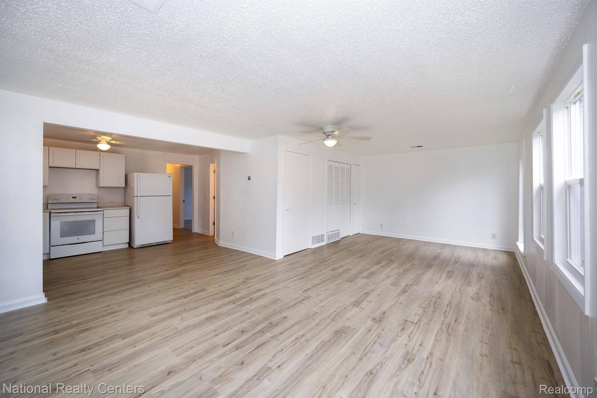 Romulus, MI 48174,36885 PORTER ST