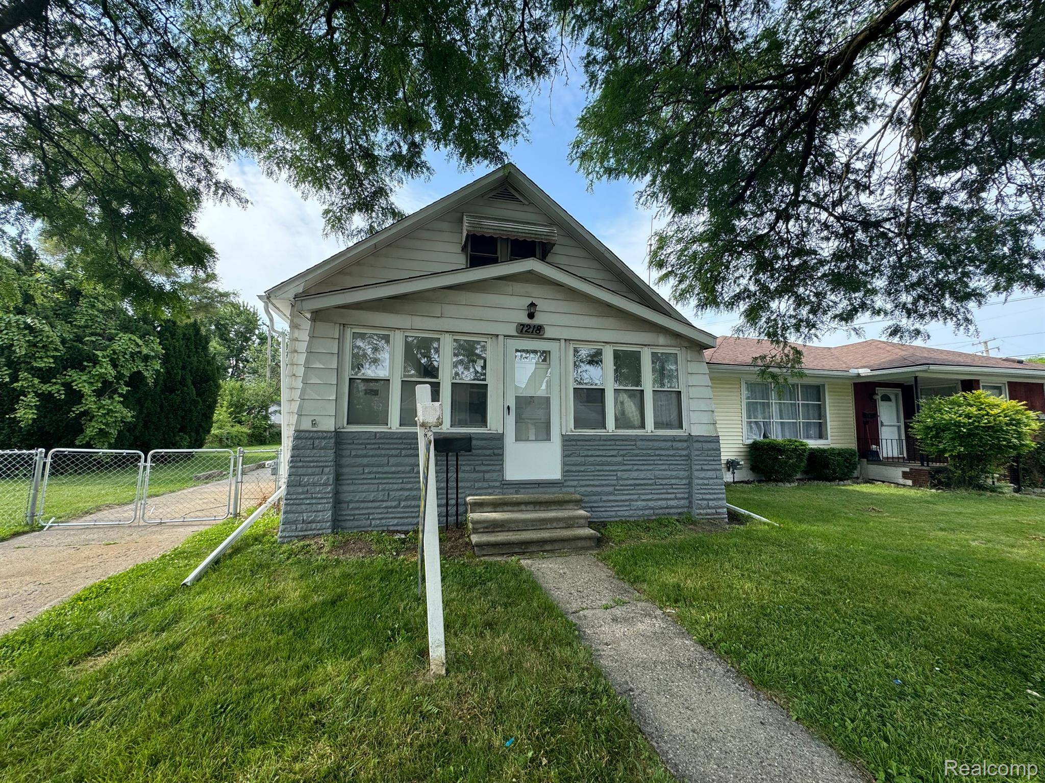 Center Line, MI 48015,7218 STANDARD