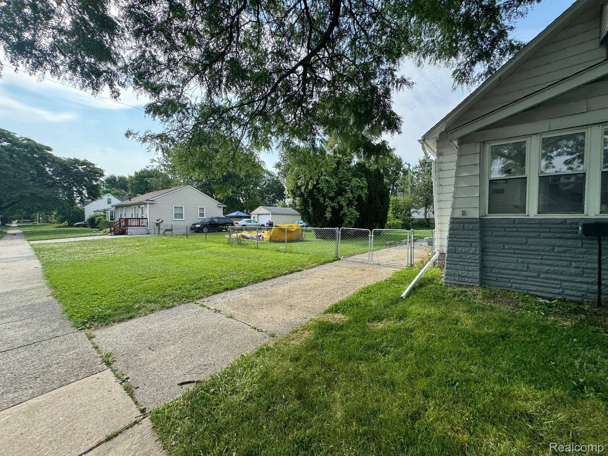 Center Line, MI 48015,7218 STANDARD