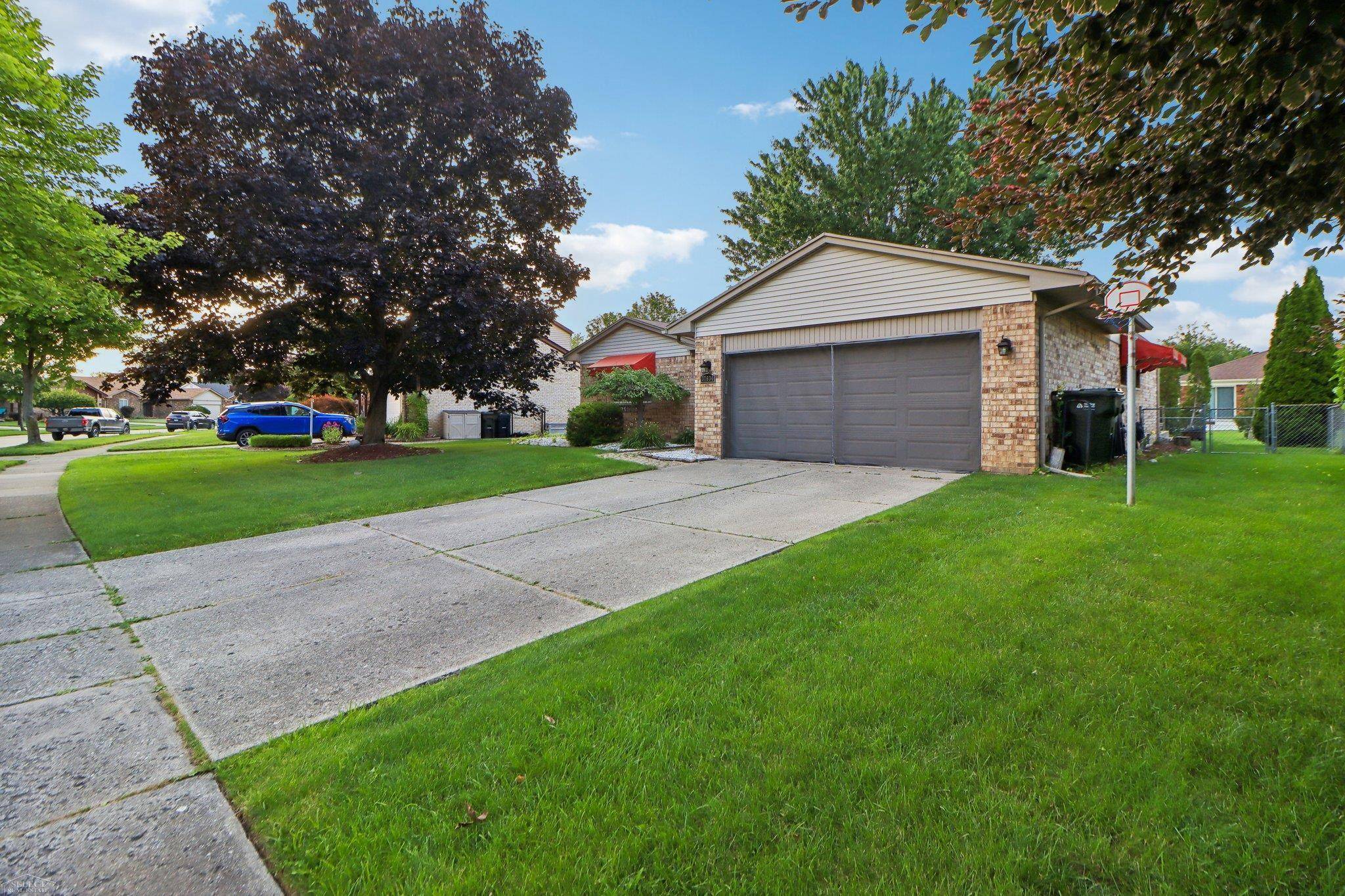 Sterling Heights, MI 48312,37634 Streamview Dr DR