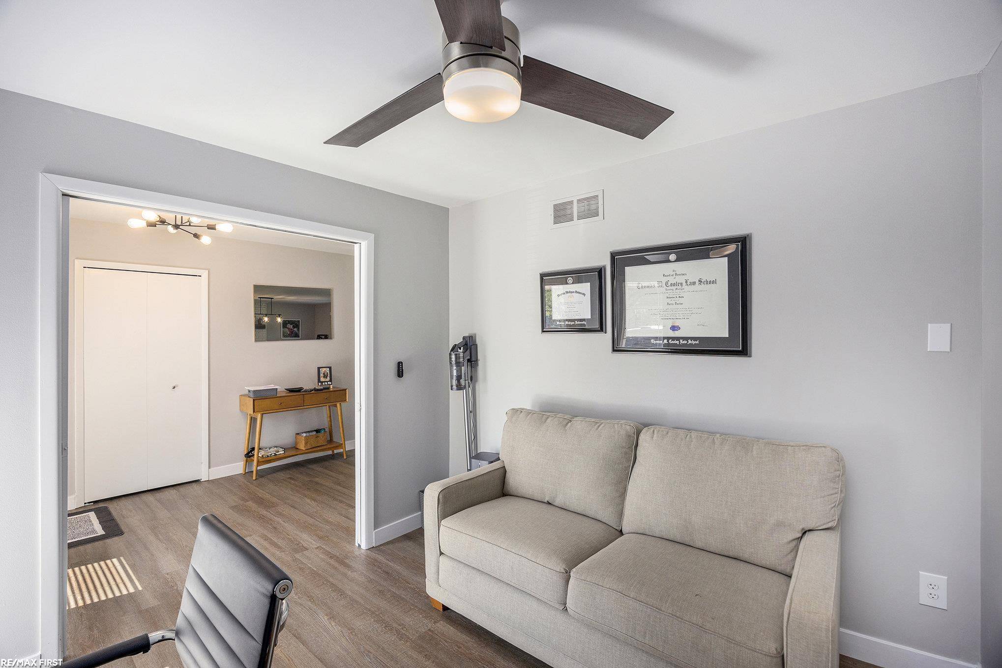 Troy, MI 48098,4036 Wentworth DR