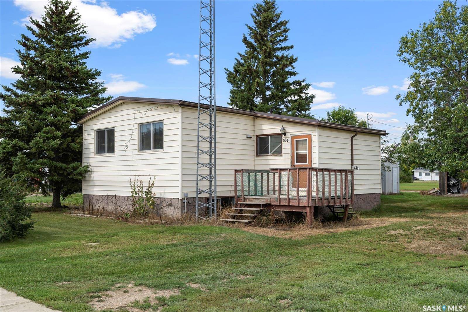 Landis, SK S0K 2K0,104 1st AVENUE E