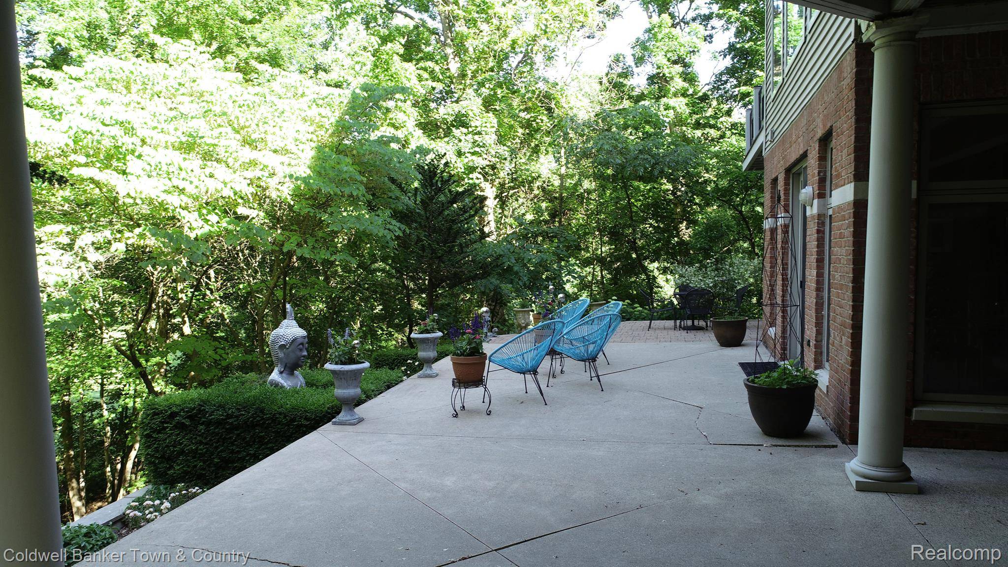 Pinckney, MI 48169,9945 ROLLING GREENS DR