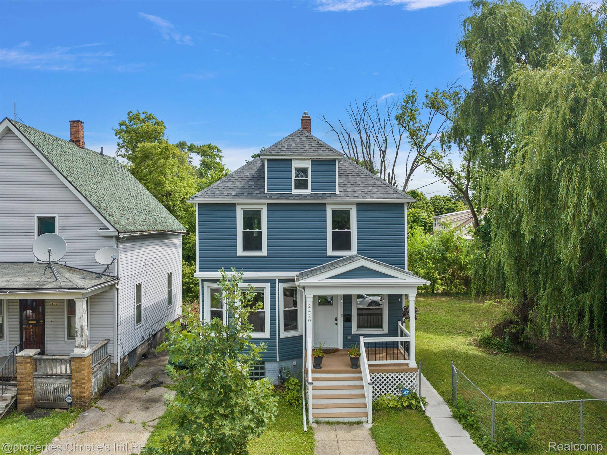 Detroit, MI 48214,2420 SEYBURN ST