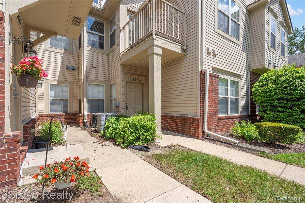 Flat Rock, MI 48134,23855 GREENWOOD DR #84
