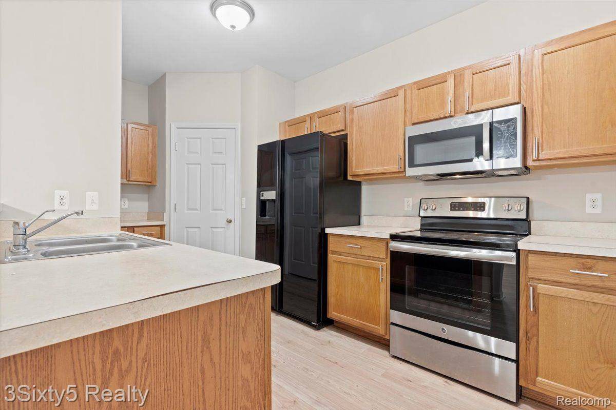 Flat Rock, MI 48134,23855 GREENWOOD DR #84