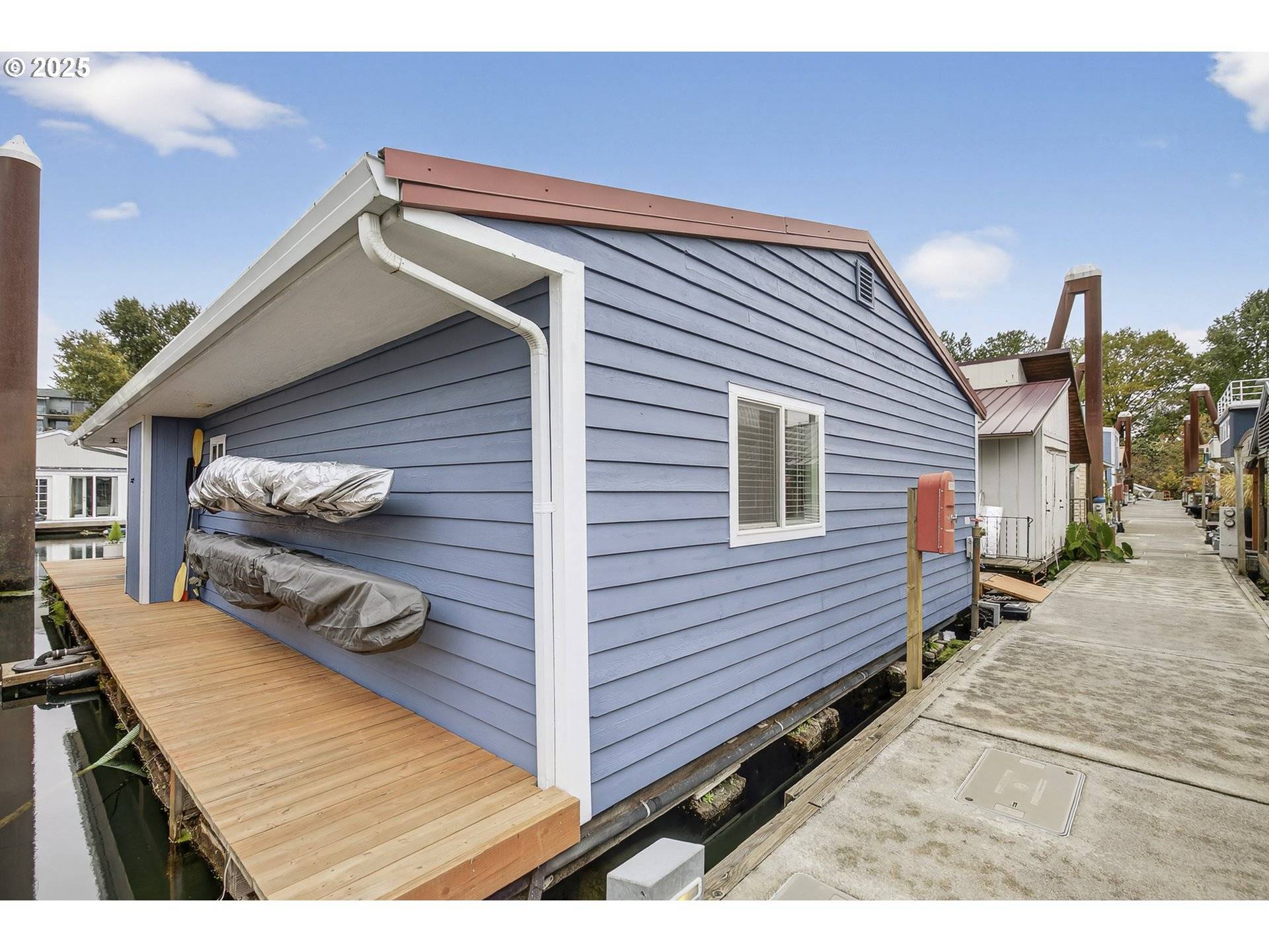 Portland, OR 97217,11630 N Island Cove LN