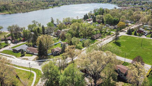 Wixom, MI 48393,2640 Loon Lake RD