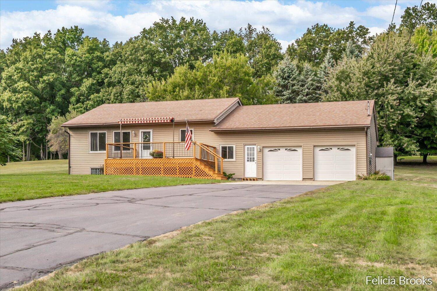 Alto, MI 49302,8119 Sunset LN