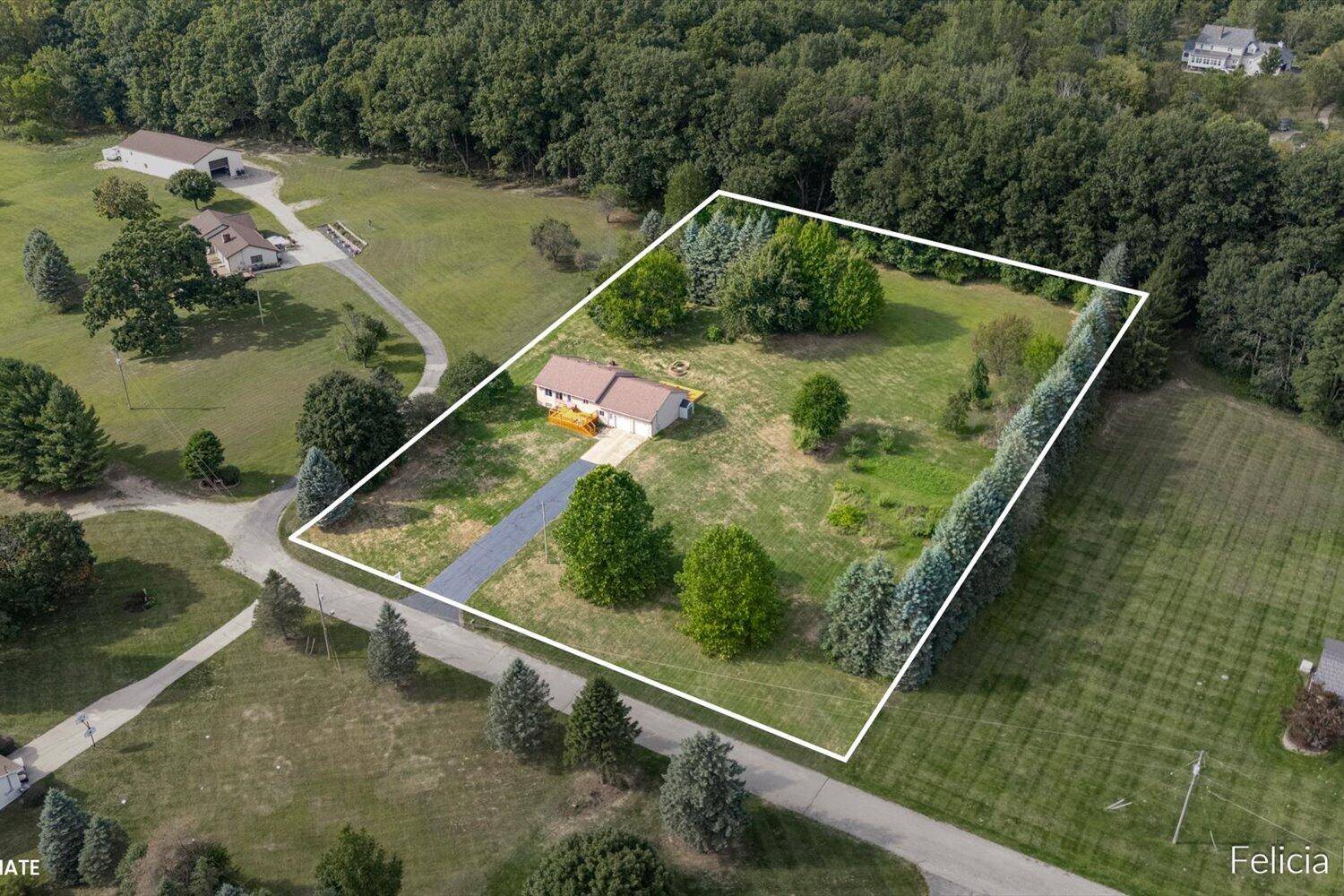 Alto, MI 49302,8119 Sunset LN