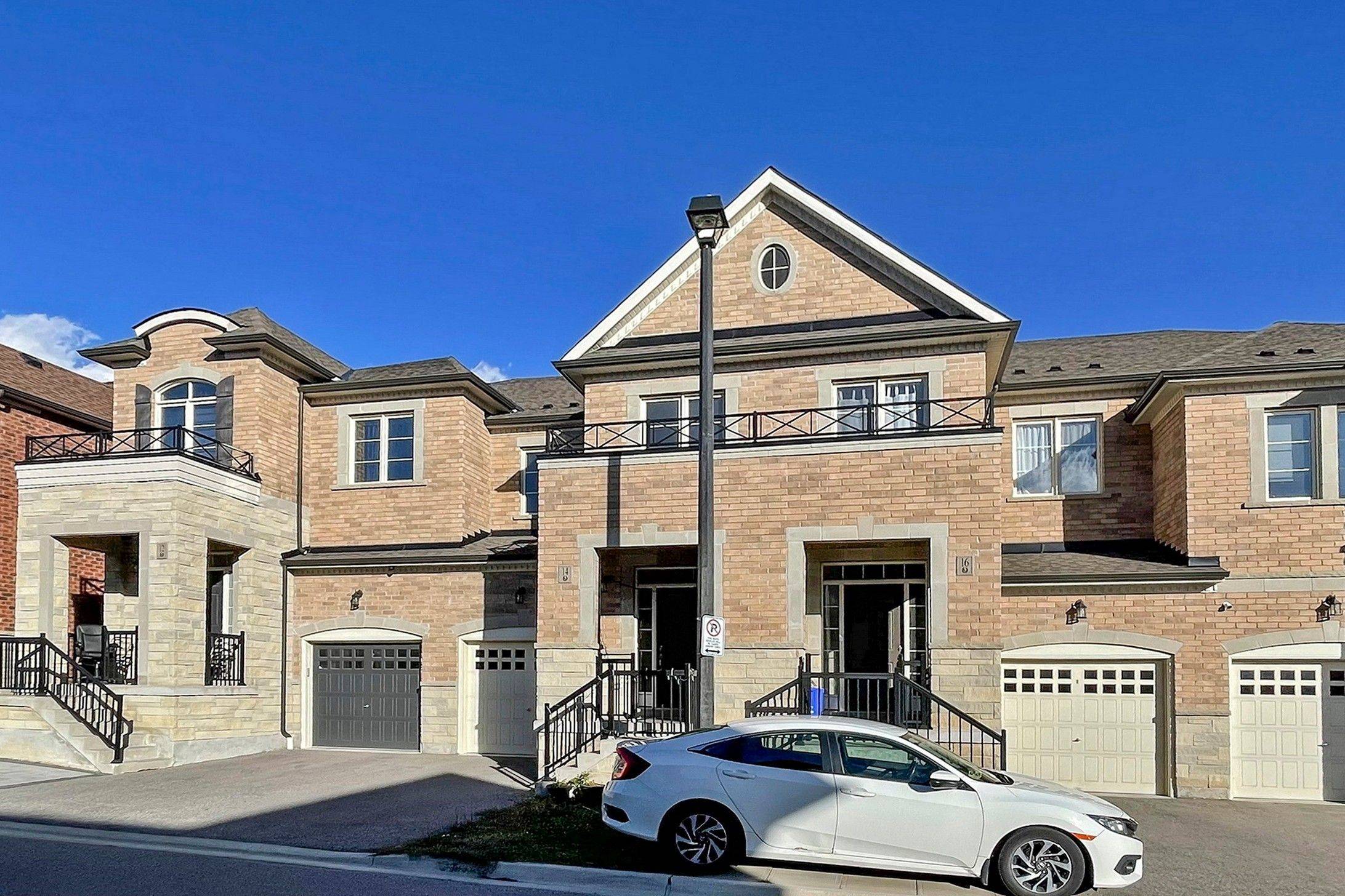 Richmond Hill, ON L4E 1E7,14 TWINFLOWER LN