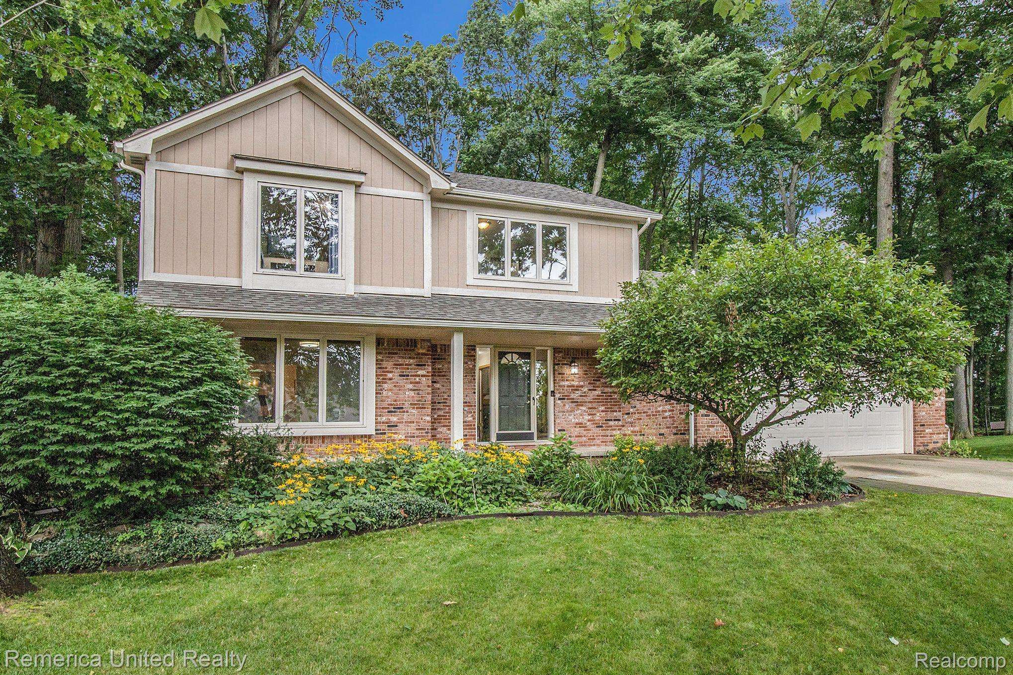 Wixom, MI 48393,2093 DOWNHAM DR