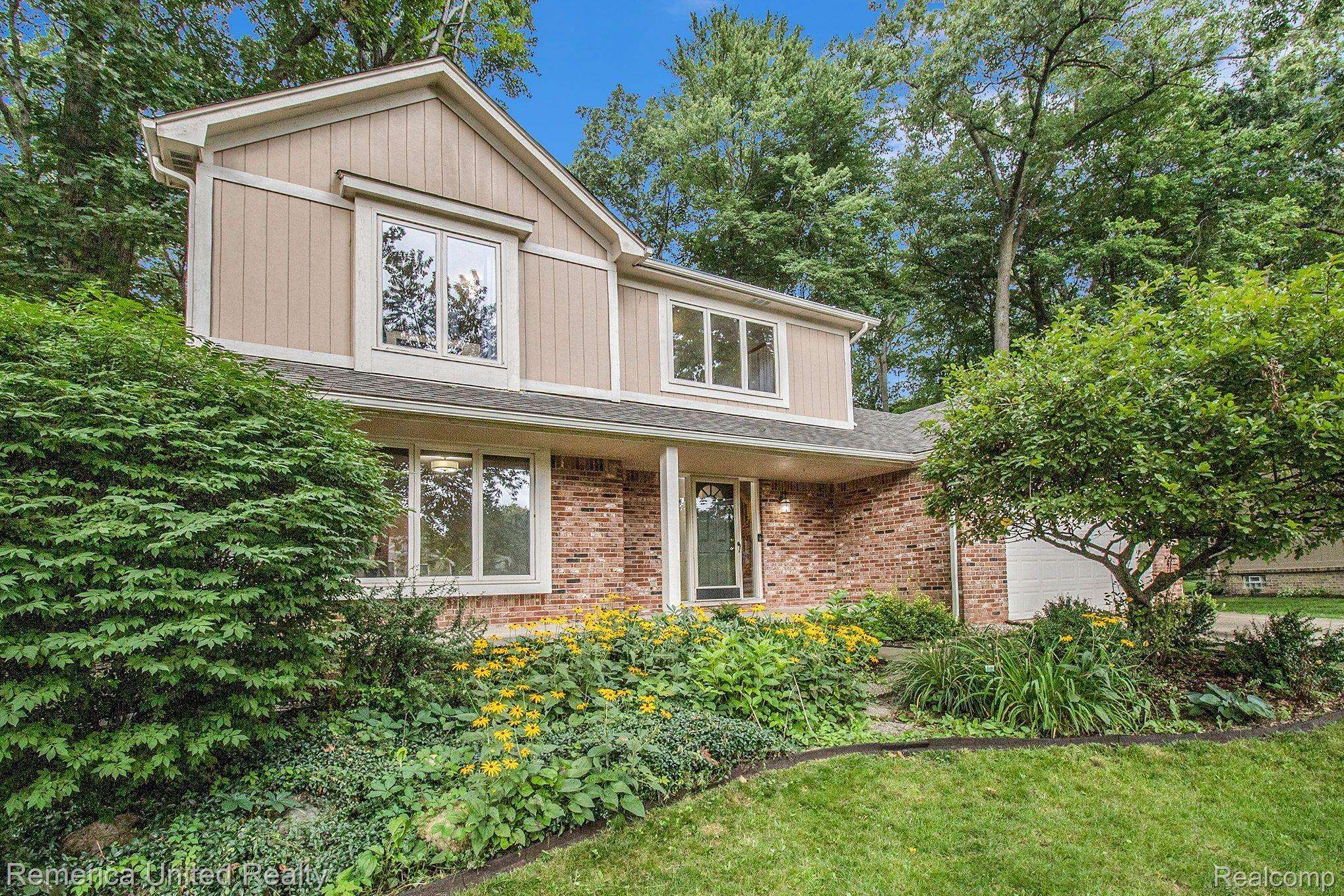 Wixom, MI 48393,2093 DOWNHAM DR