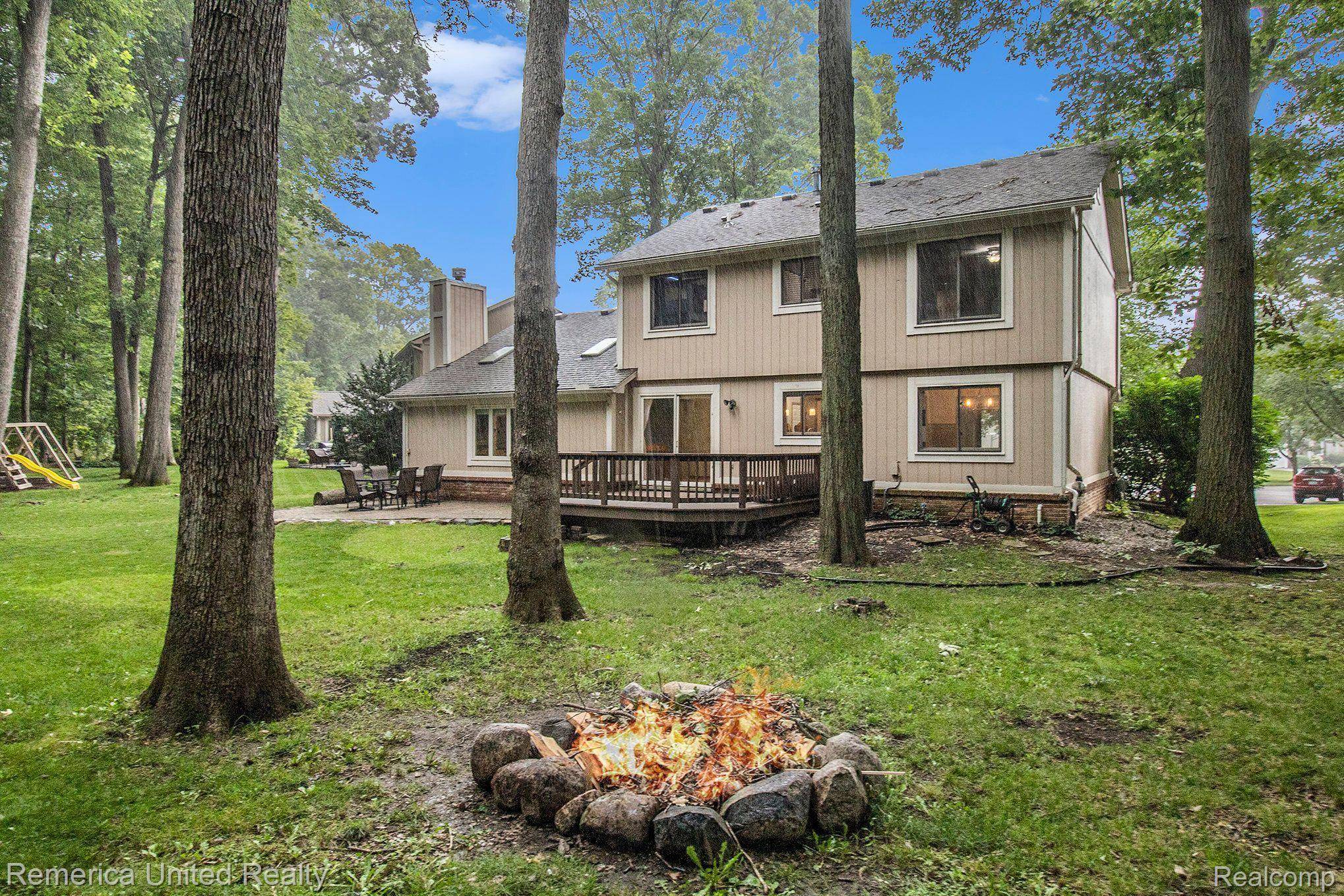 Wixom, MI 48393,2093 DOWNHAM DR