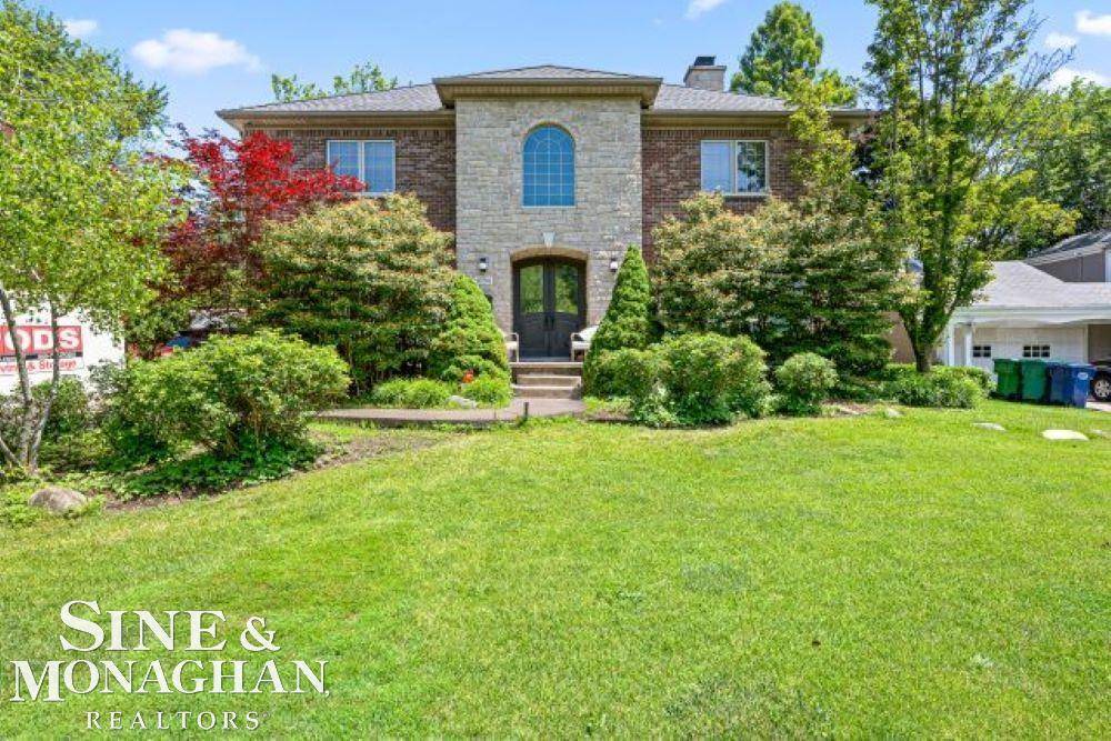 Grosse Pointe Park, MI 48230,1036 Whittier RD