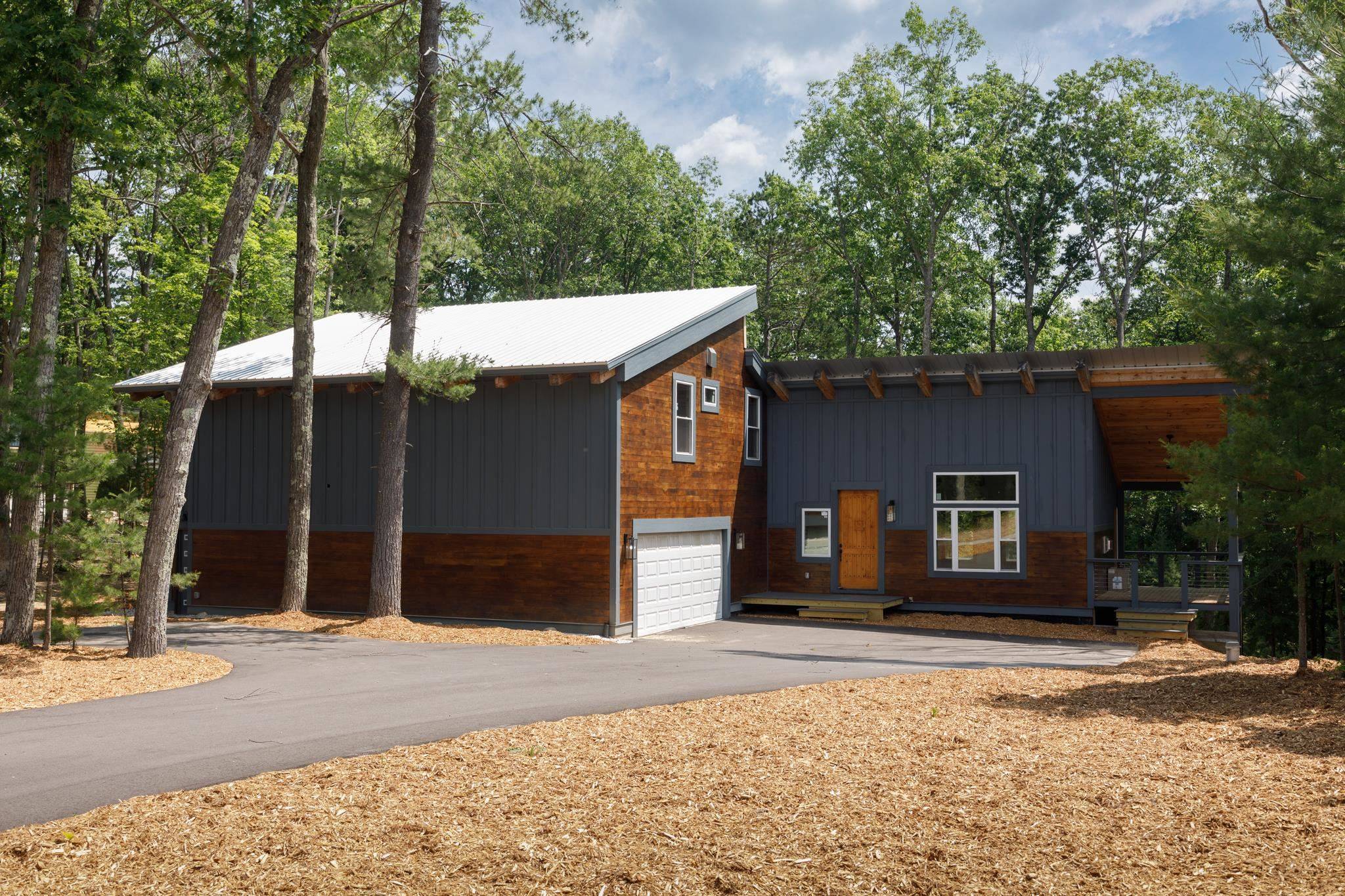 Traverse City, MI 49696,2279 Arbutus Ridge DR