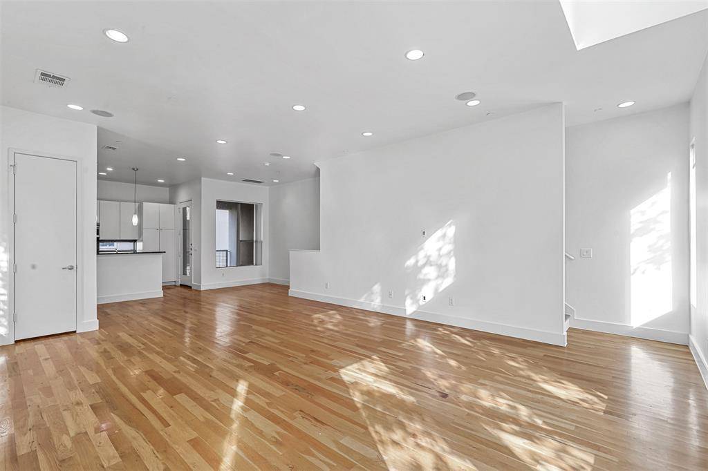 Dallas, TX 75204,1600 N Haskell Avenue #1