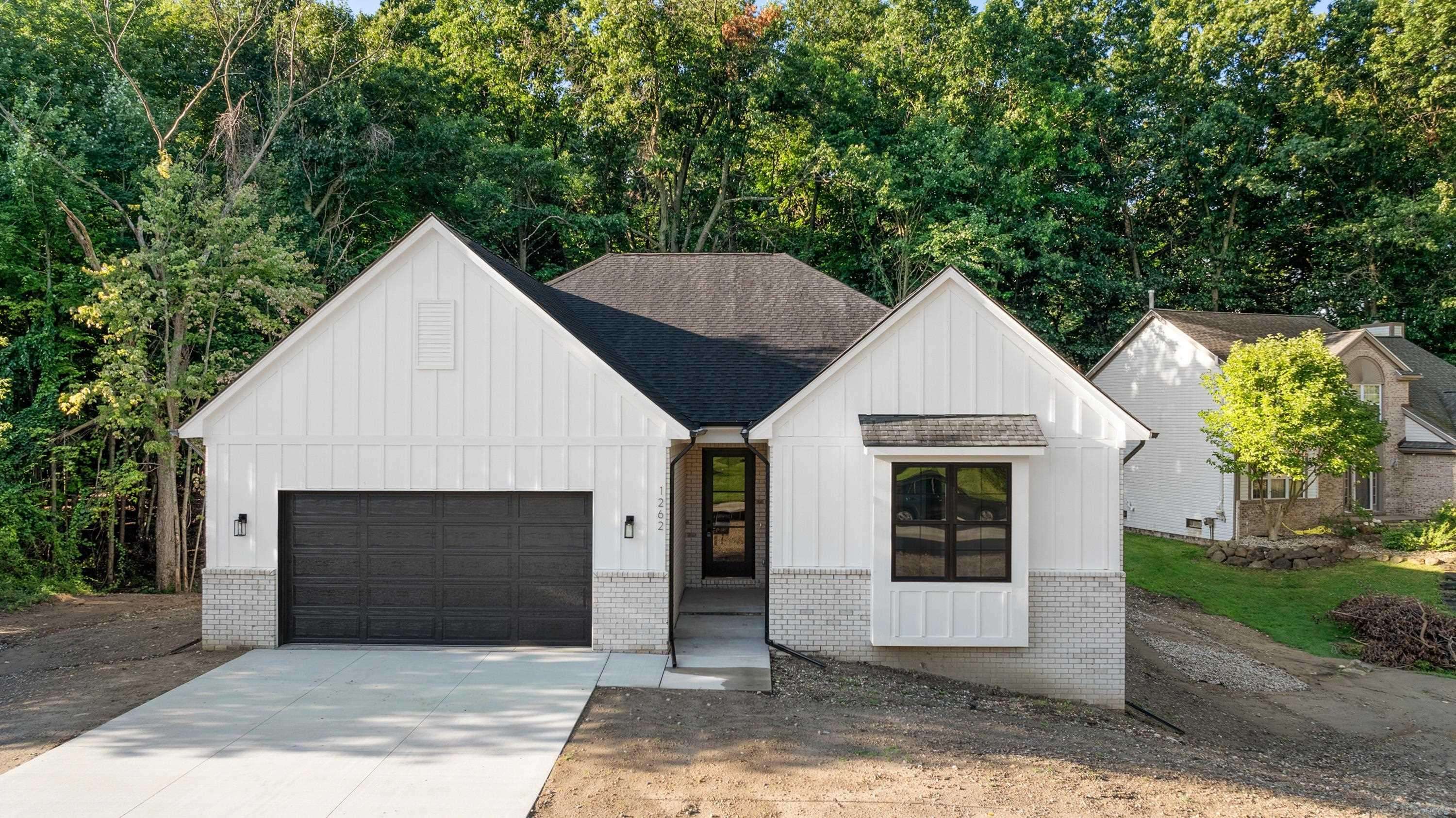 Lake Orion, MI 48359,1262 Walloon Way DR