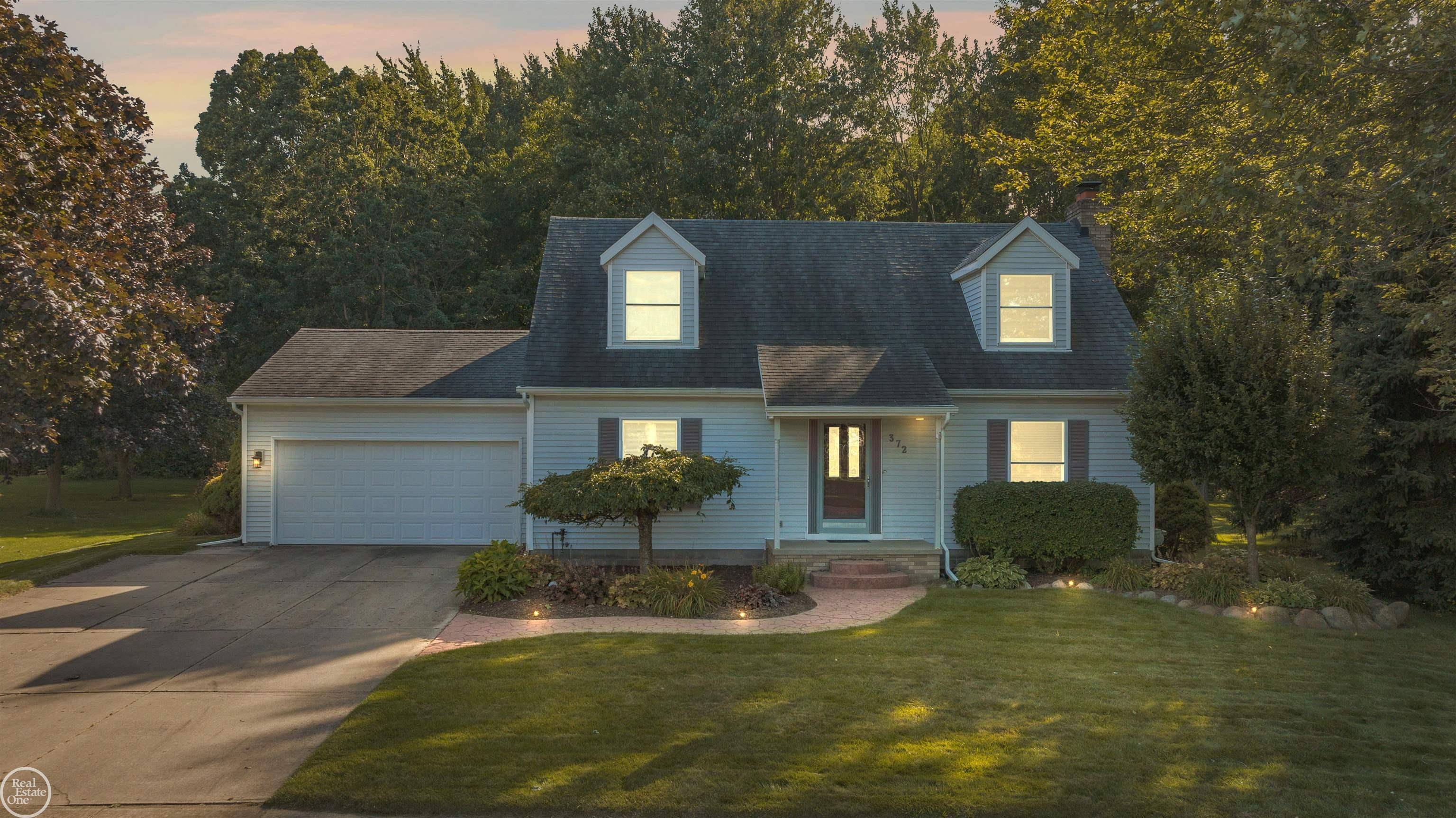 Almont, MI 48003,372 W Winds DR