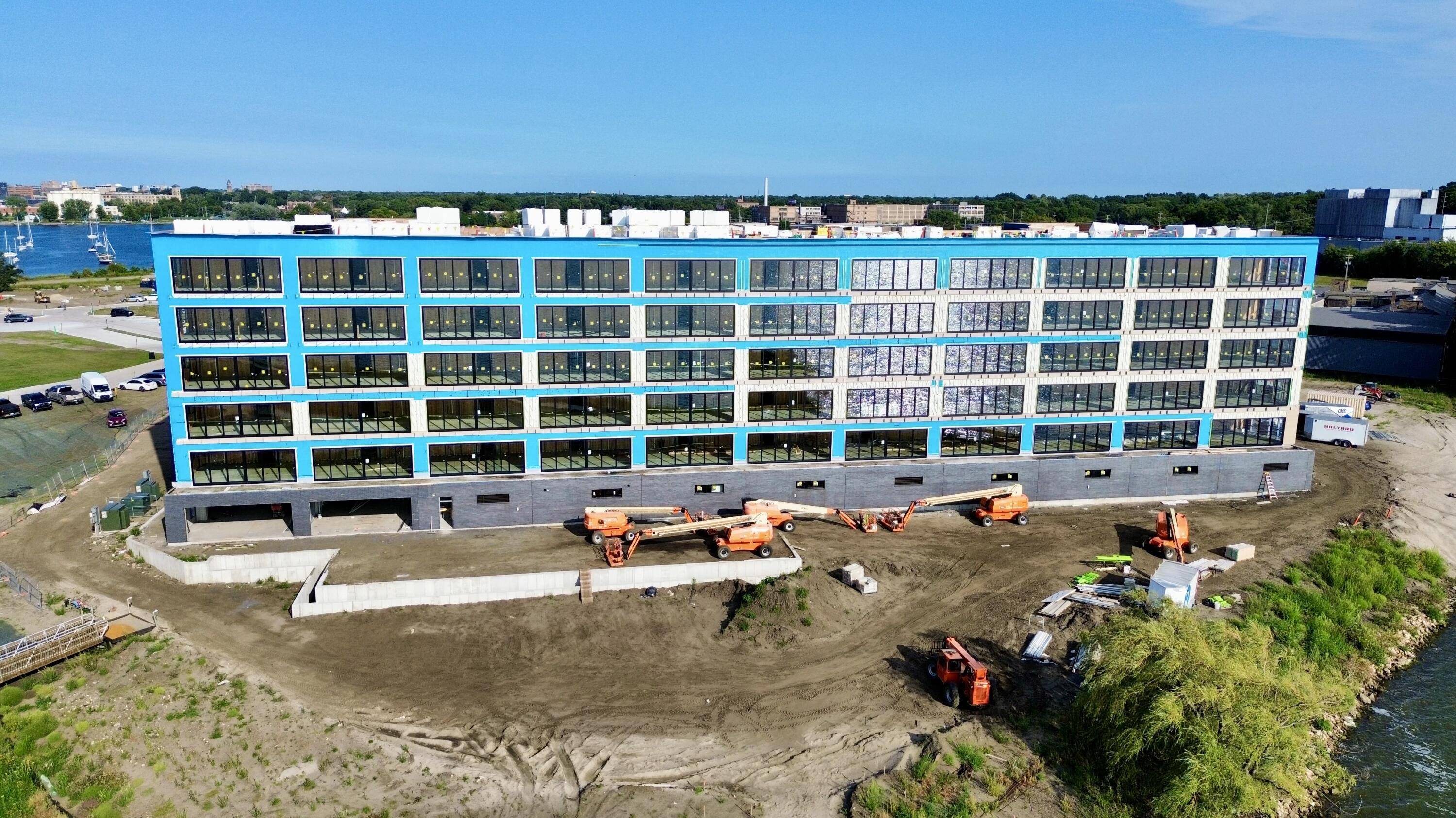 Muskegon, MI 49441,901 Adelaide CIR #605