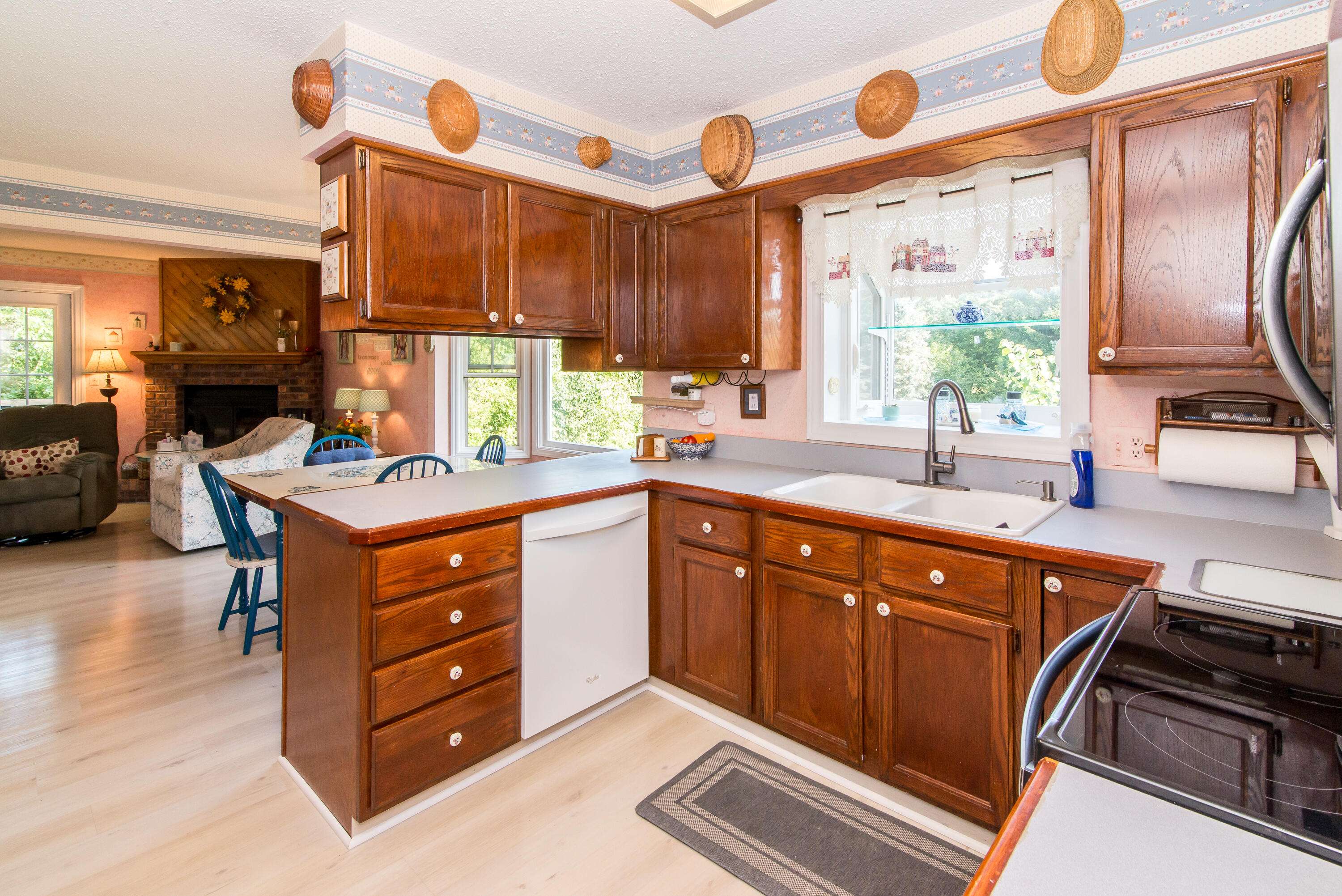 Saline, MI 48176,6637 Heatheridge DR