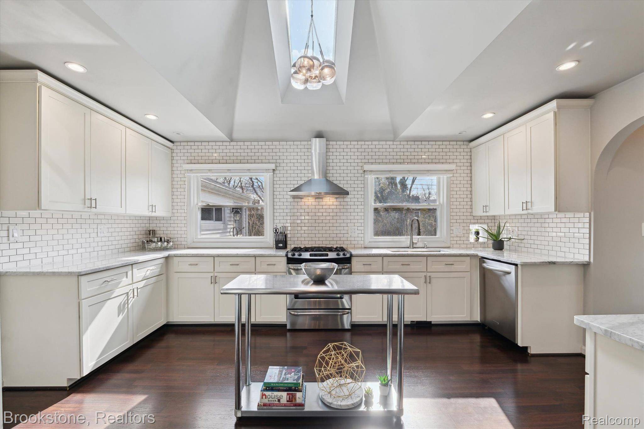 31619 AUBURN DR, Beverly Hills Vlg, MI 48025