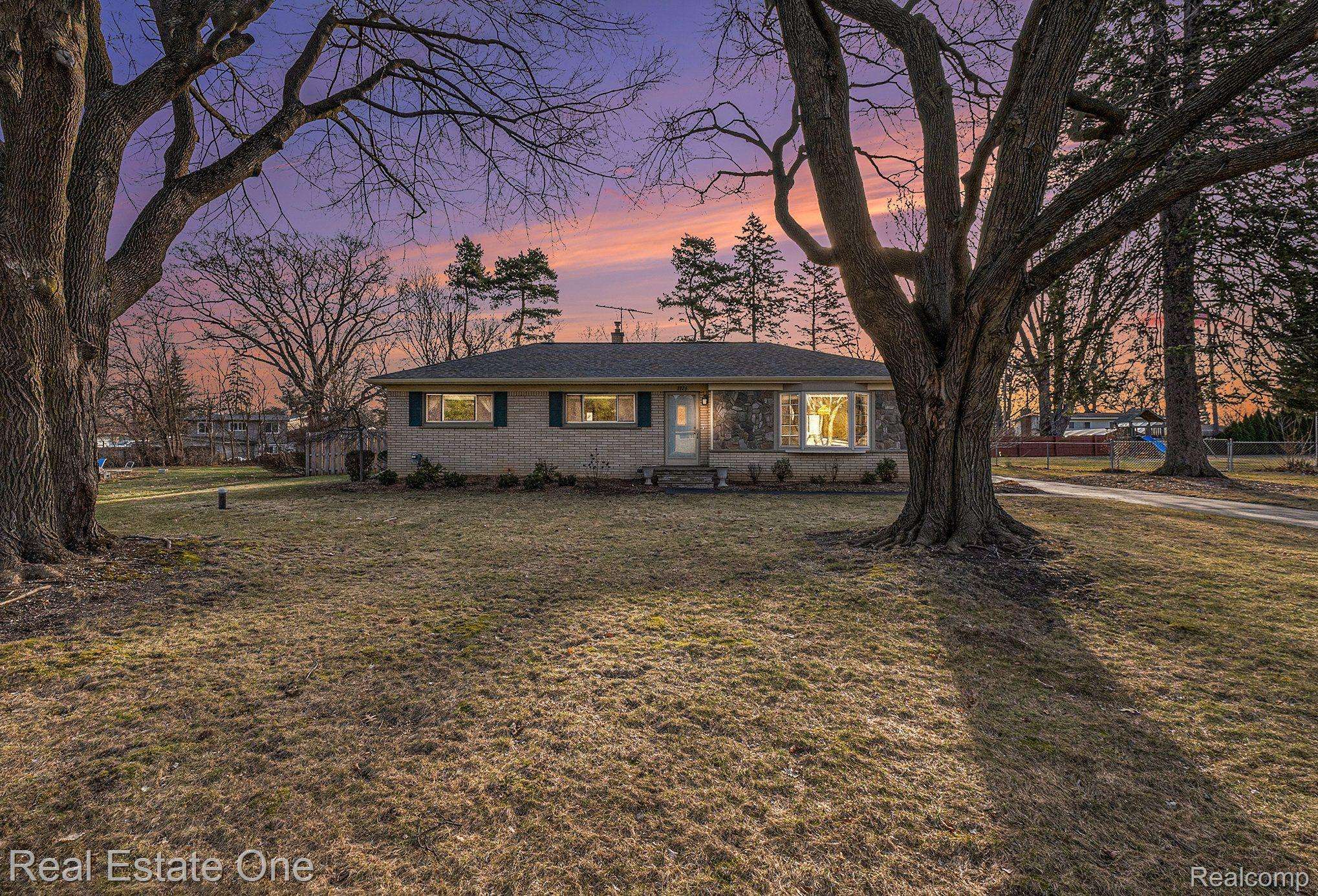 Commerce Twp, MI 48390,1726 PEDERSEN RD