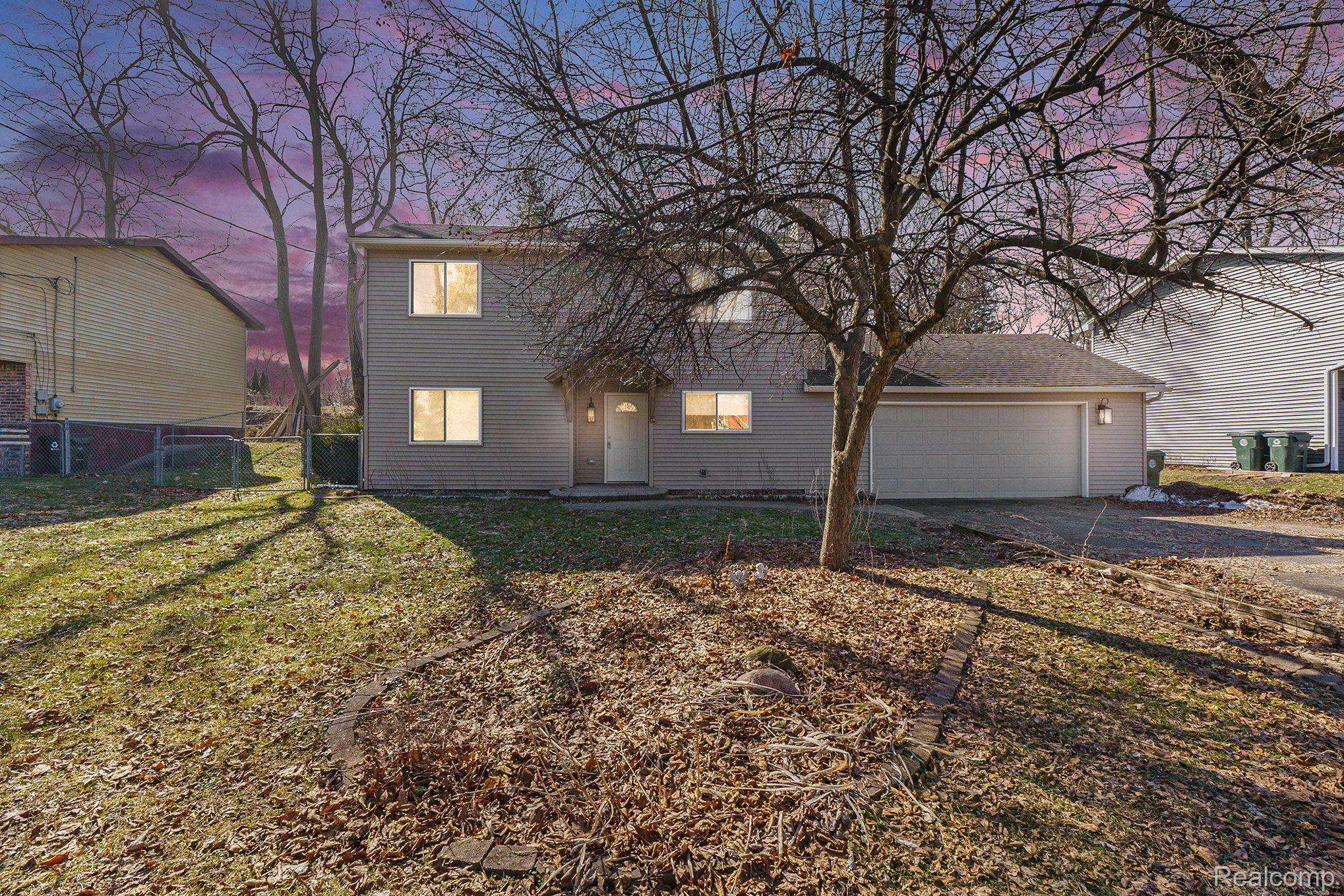 Lake Orion, MI 48362,221 HEIGHTS RD