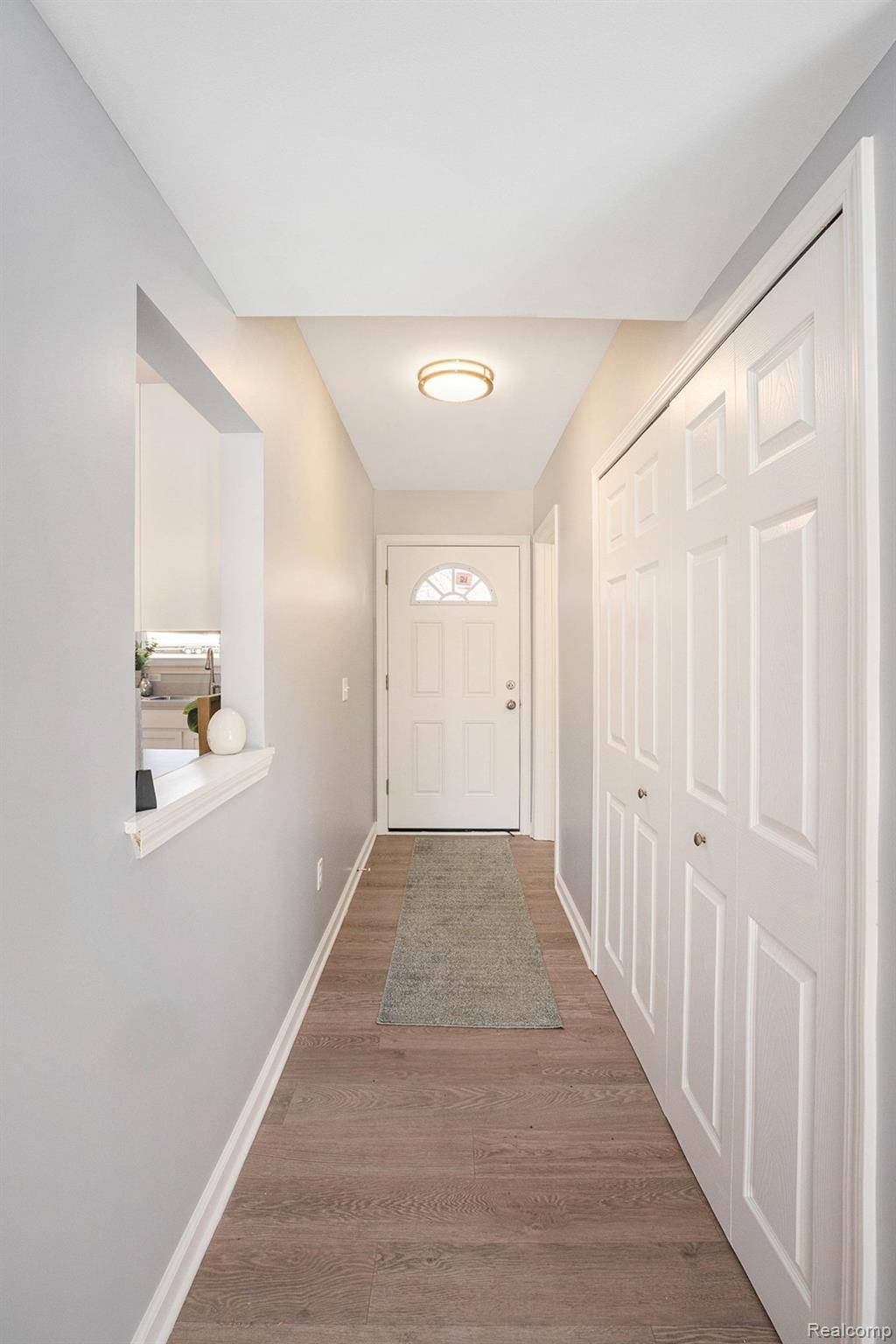 Lake Orion, MI 48362,221 HEIGHTS RD