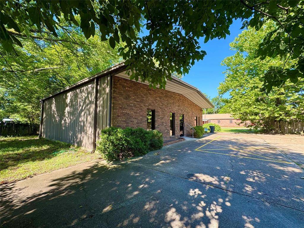 Shreveport, LA 71106,537 E 69th Street